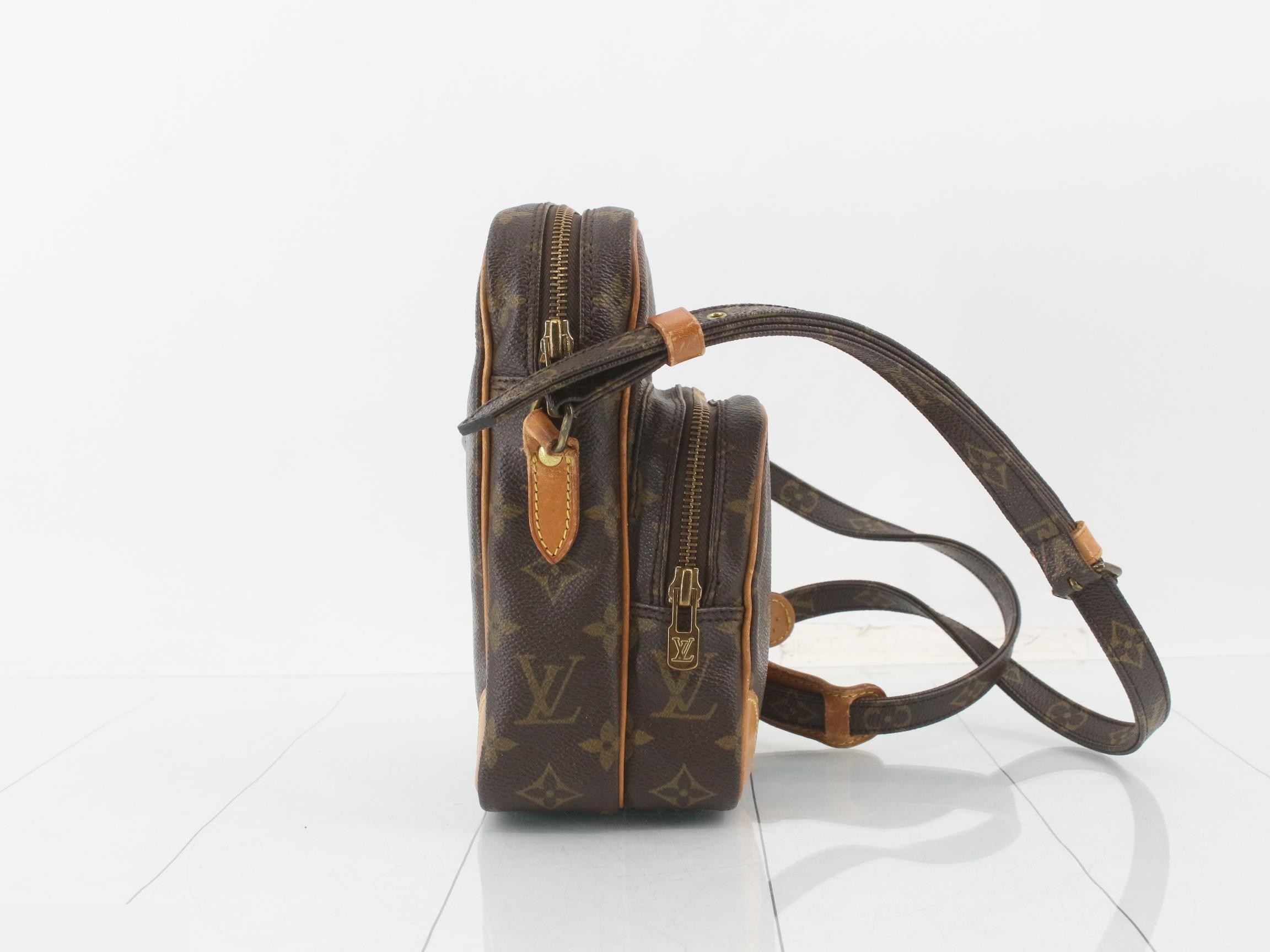 Amazon shoulder bag, model number M45236, serial number could not be confirmed. — view 4