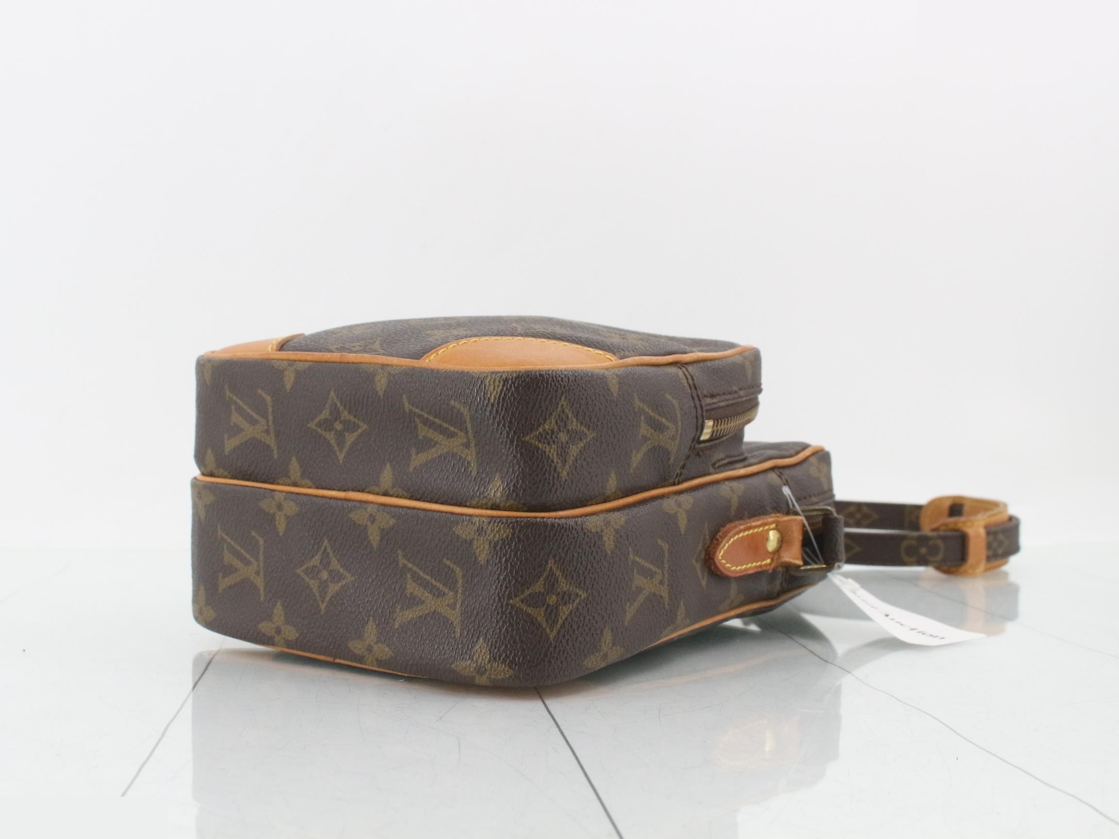 Amazon shoulder bag, model number M45236, serial number could not be confirmed. — view 6