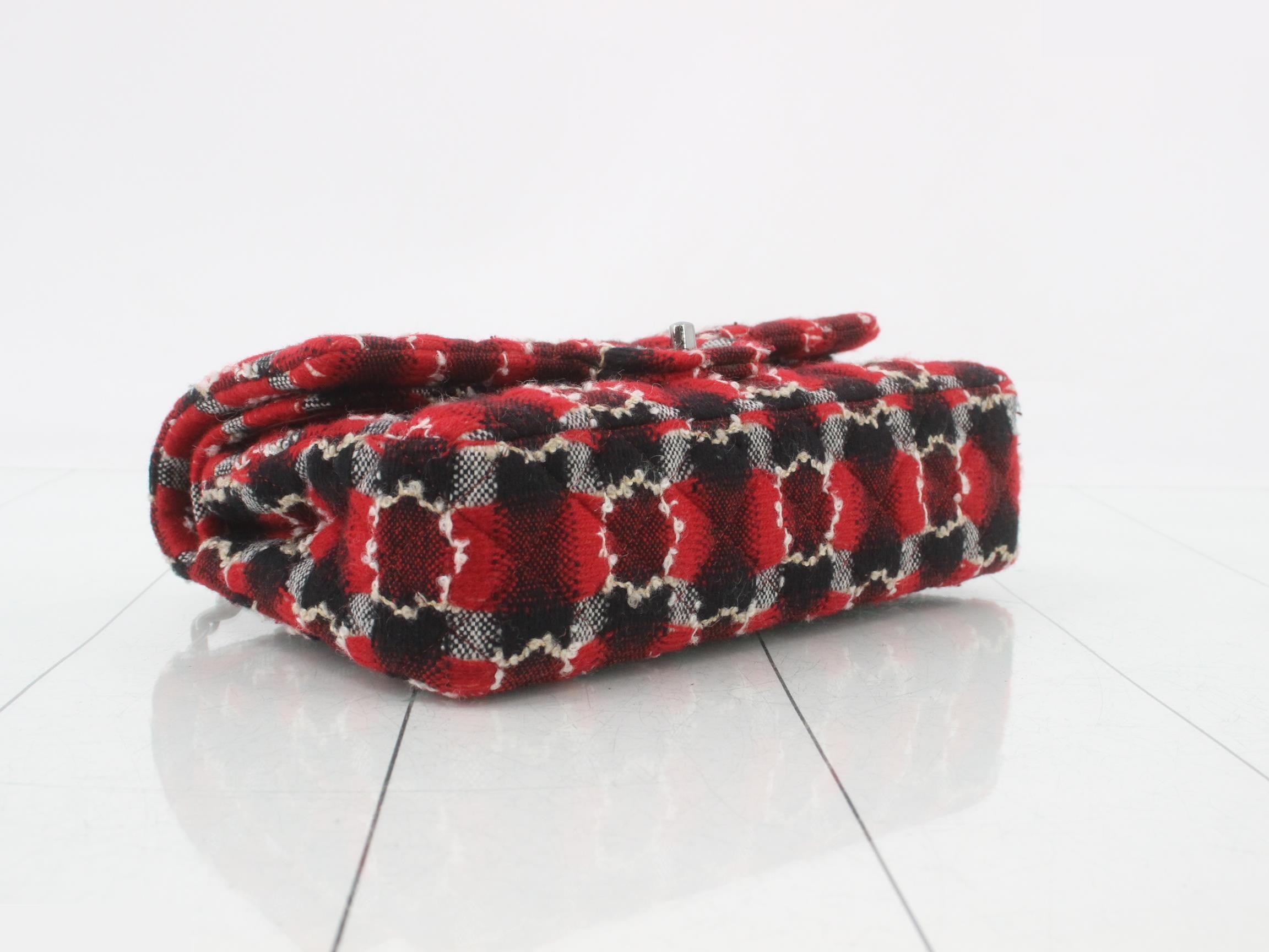 Double flap, double chain, tweed — view 5