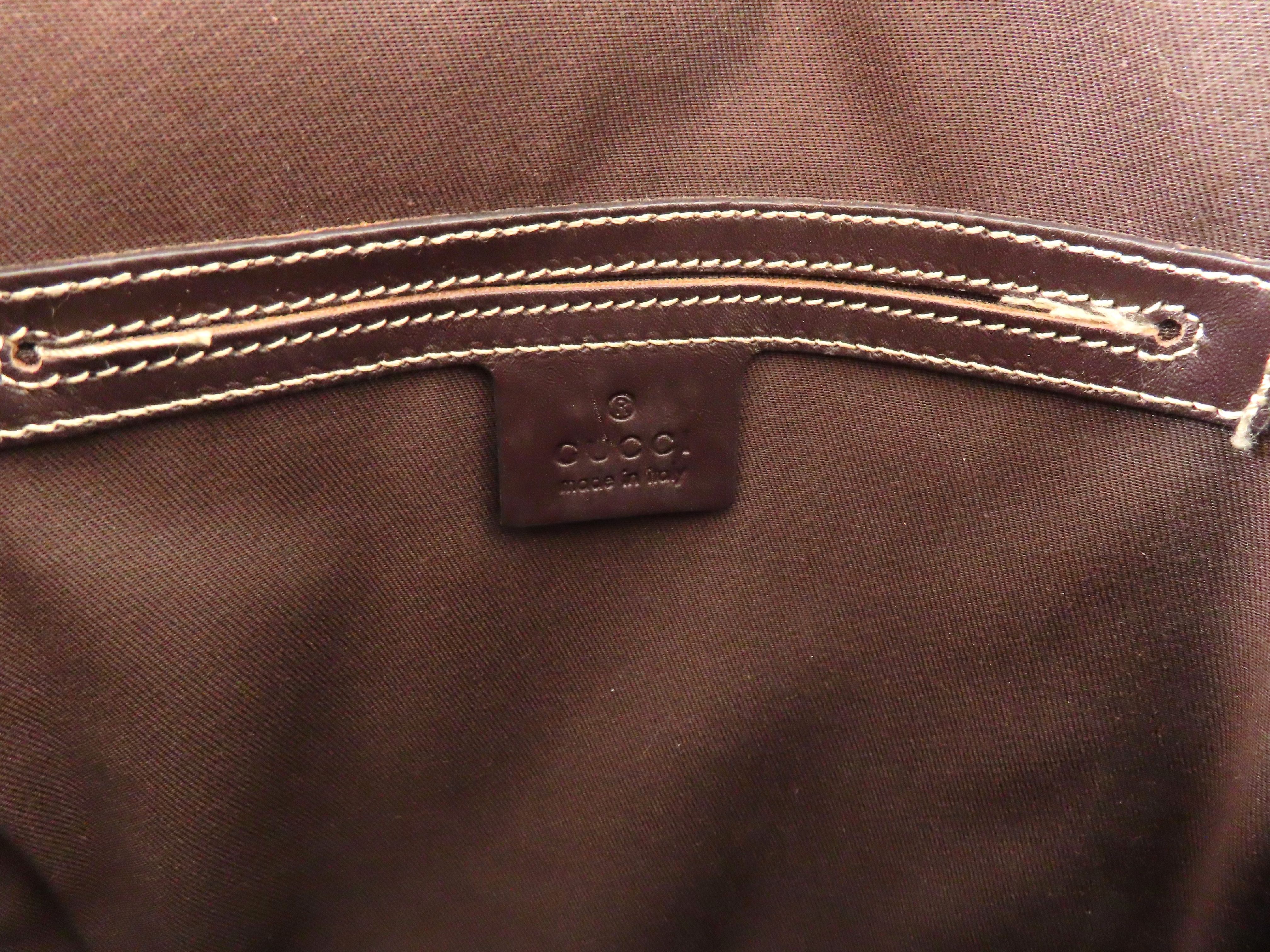 GG Supreme Shoulder Bag — view 11