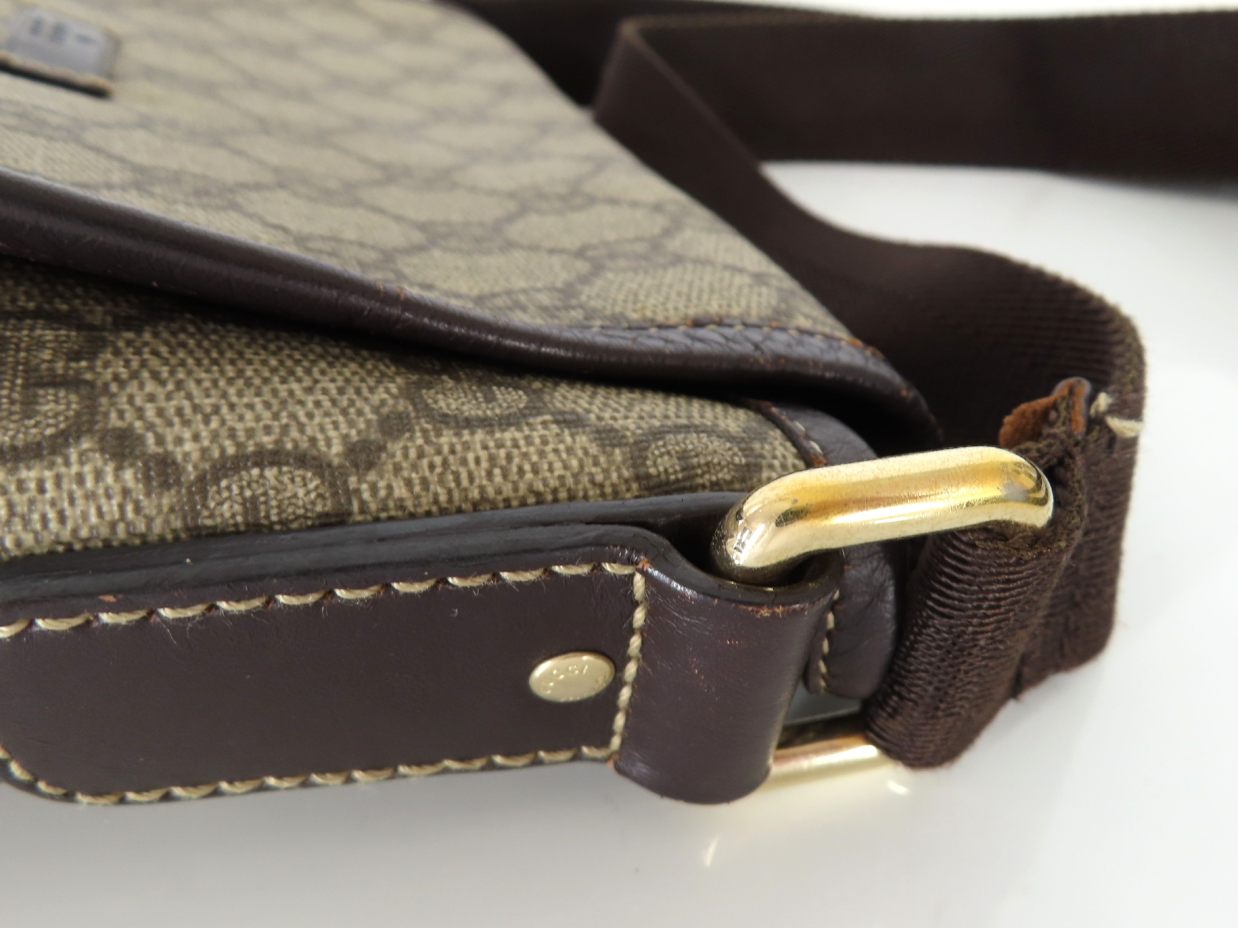 GG Supreme Shoulder Bag — view 5