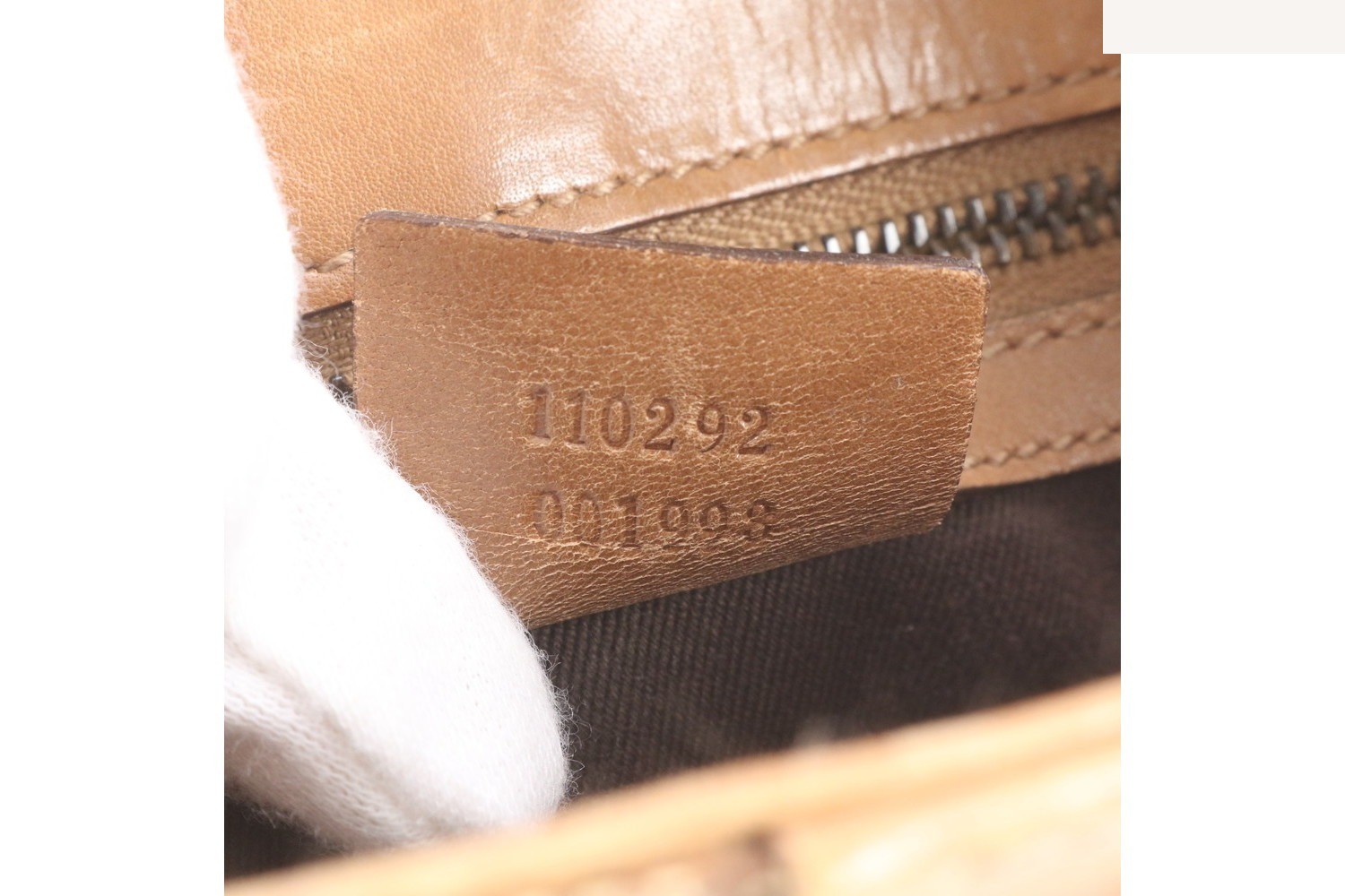 GG Canvas 110292 Leather Shoulder Bag — view 9