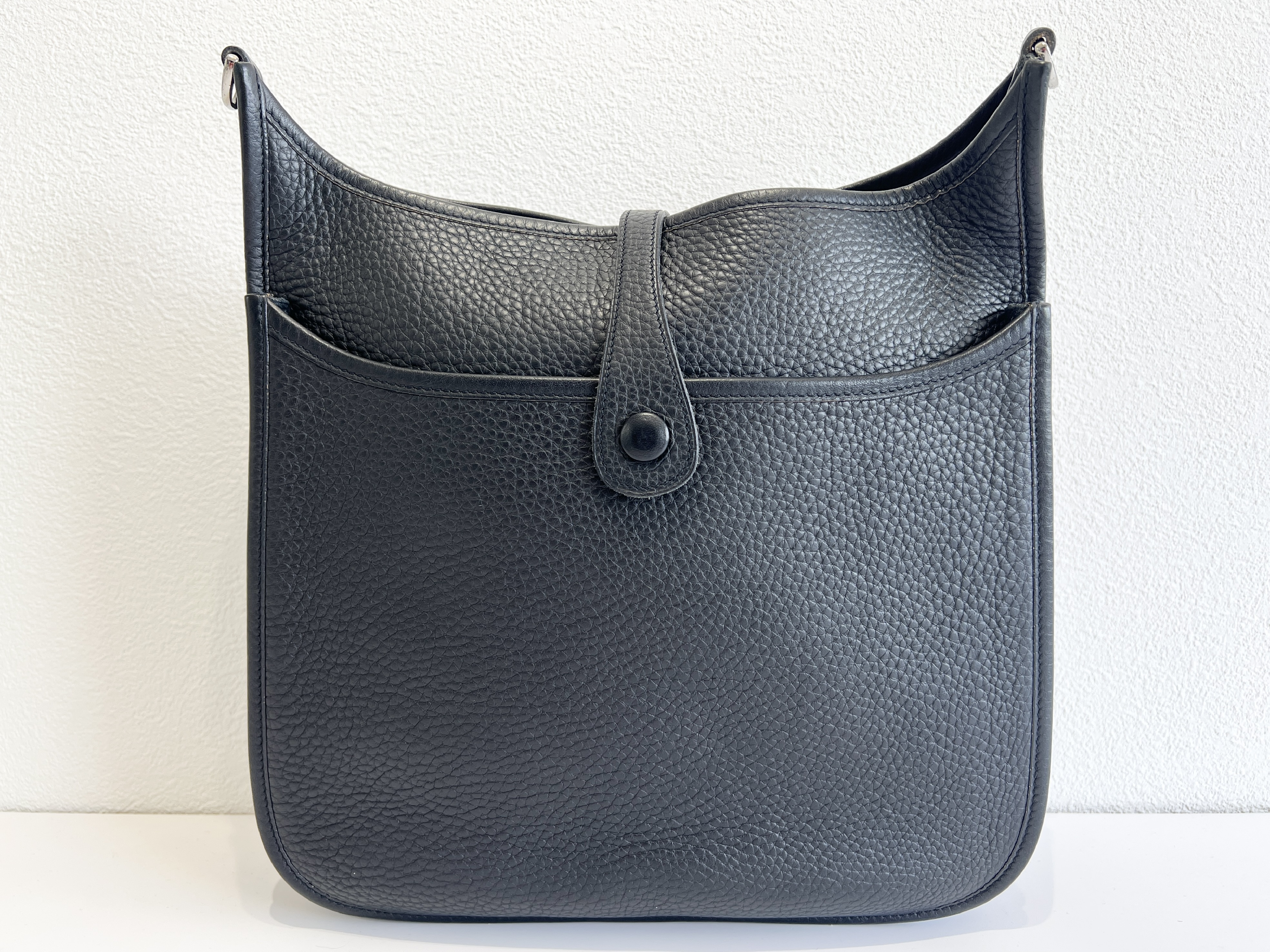 Evelyne 2 PM Taurillon Clemence Leather Shoulder Bag (One-Shoulder Bag) — view 2
