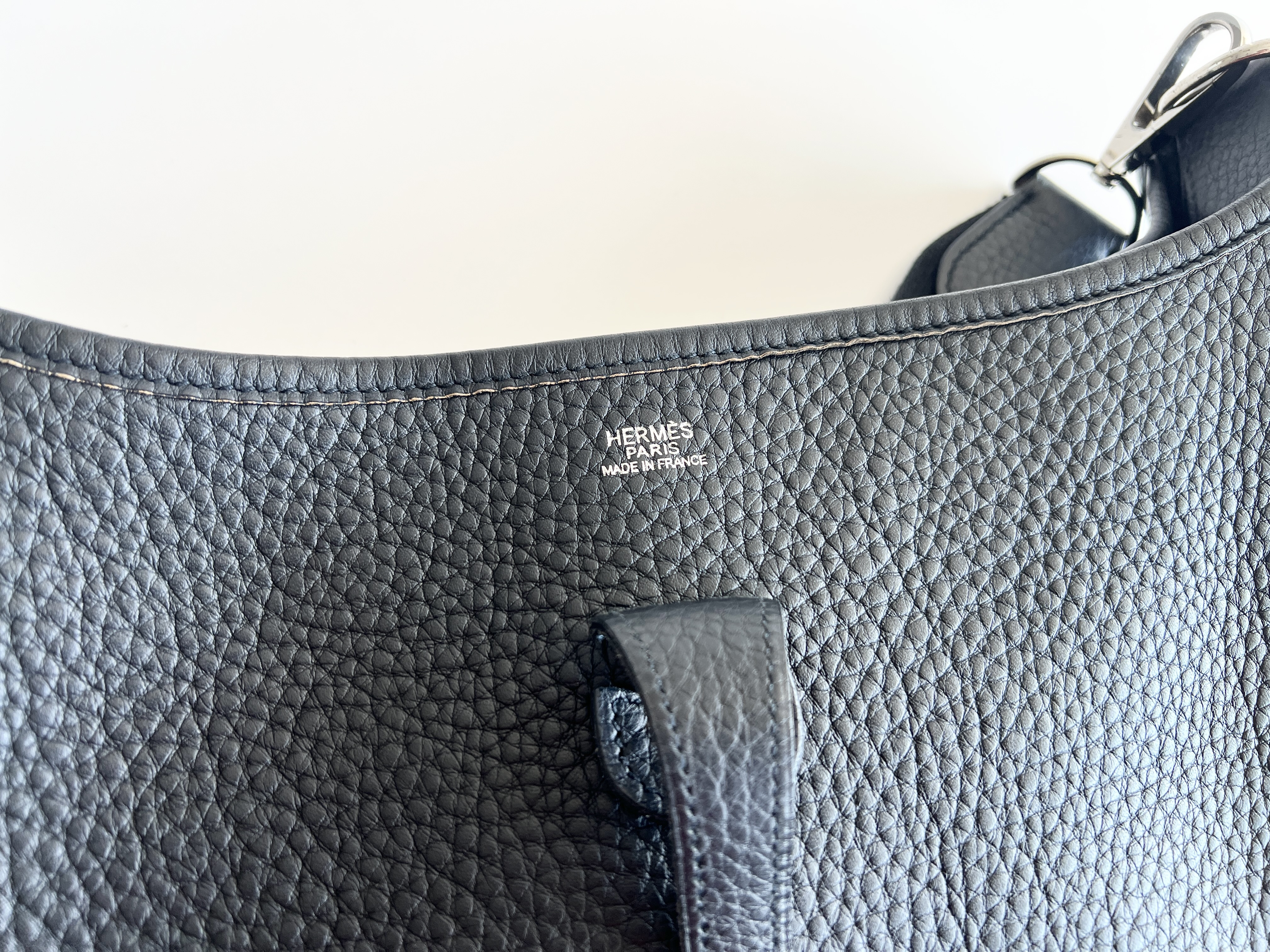 Evelyne 2 PM Taurillon Clemence Leather Shoulder Bag (One-Shoulder Bag) — view 3