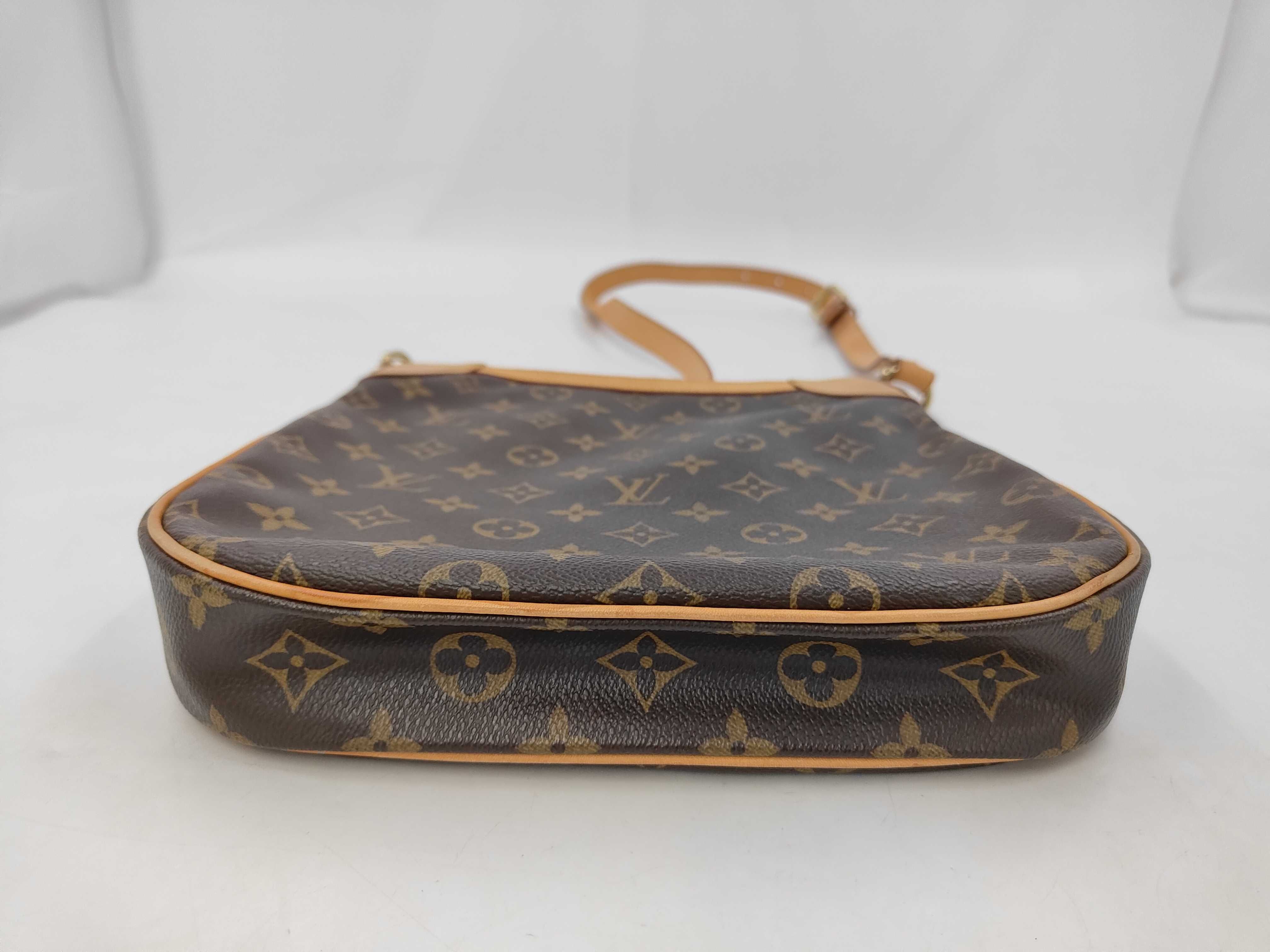 Monogram — view 3