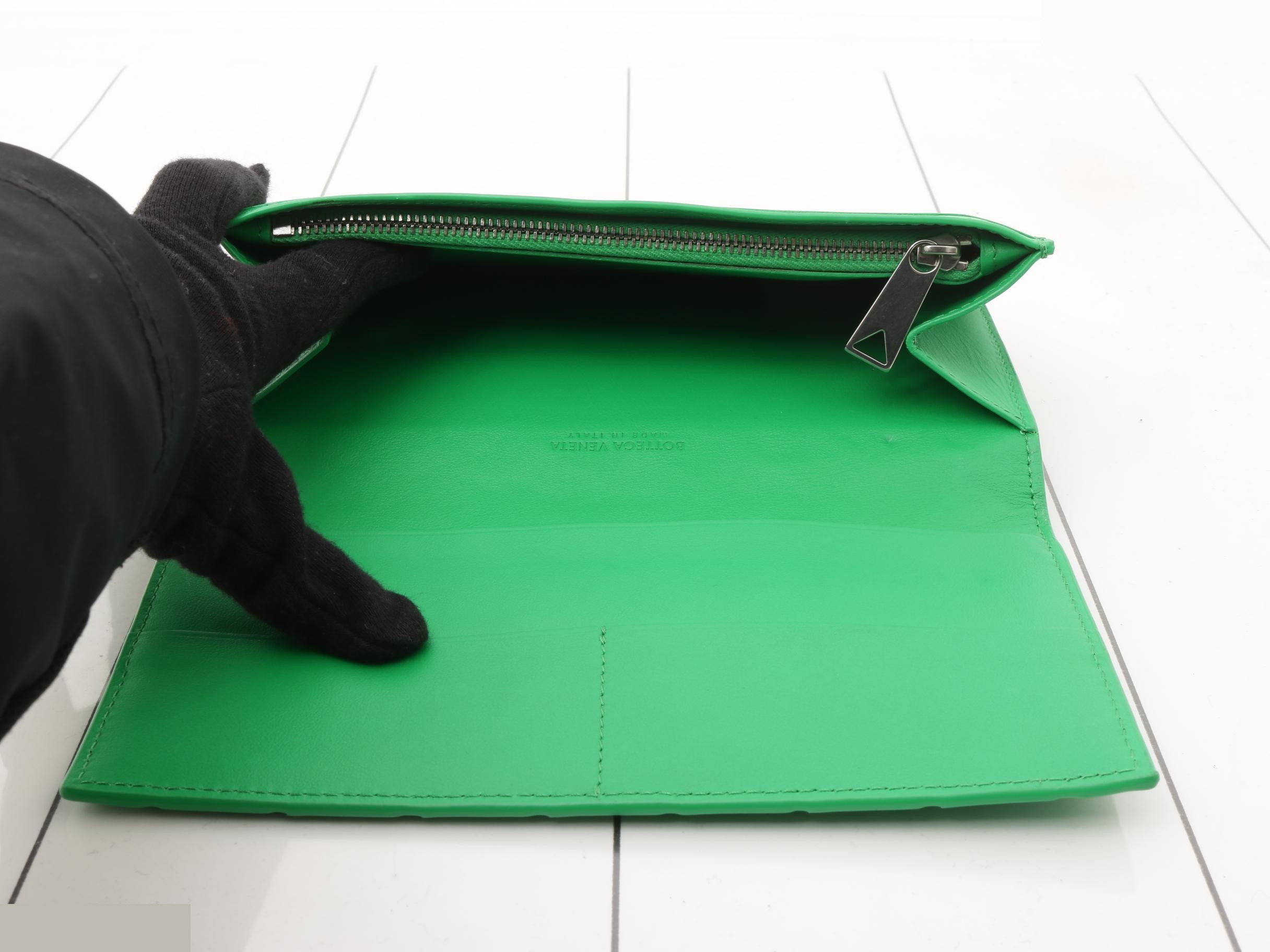 Intrecciato Leather Long Wallet, Green — view 4
