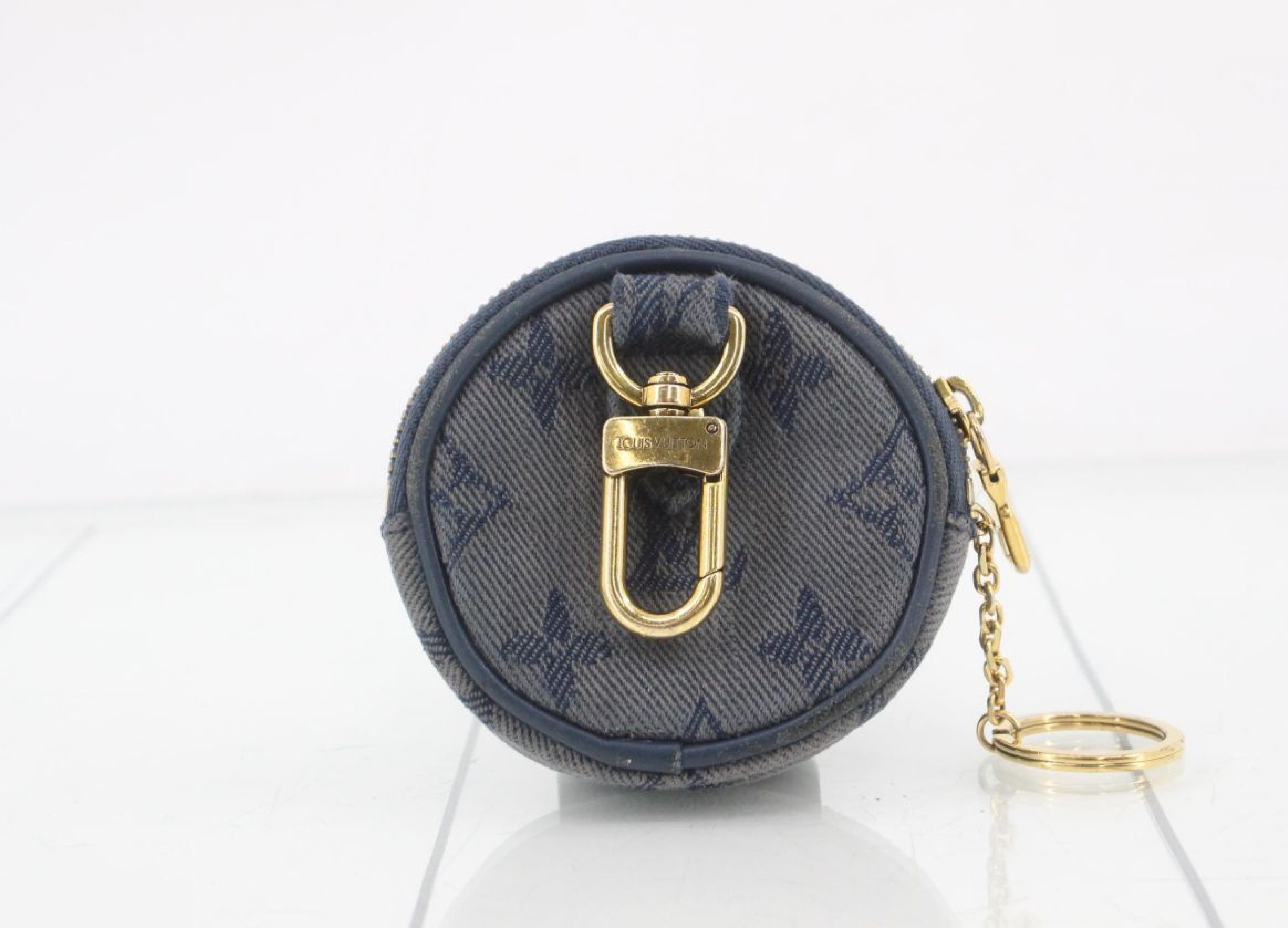 round pouch, with box and dust bag. — view 2
