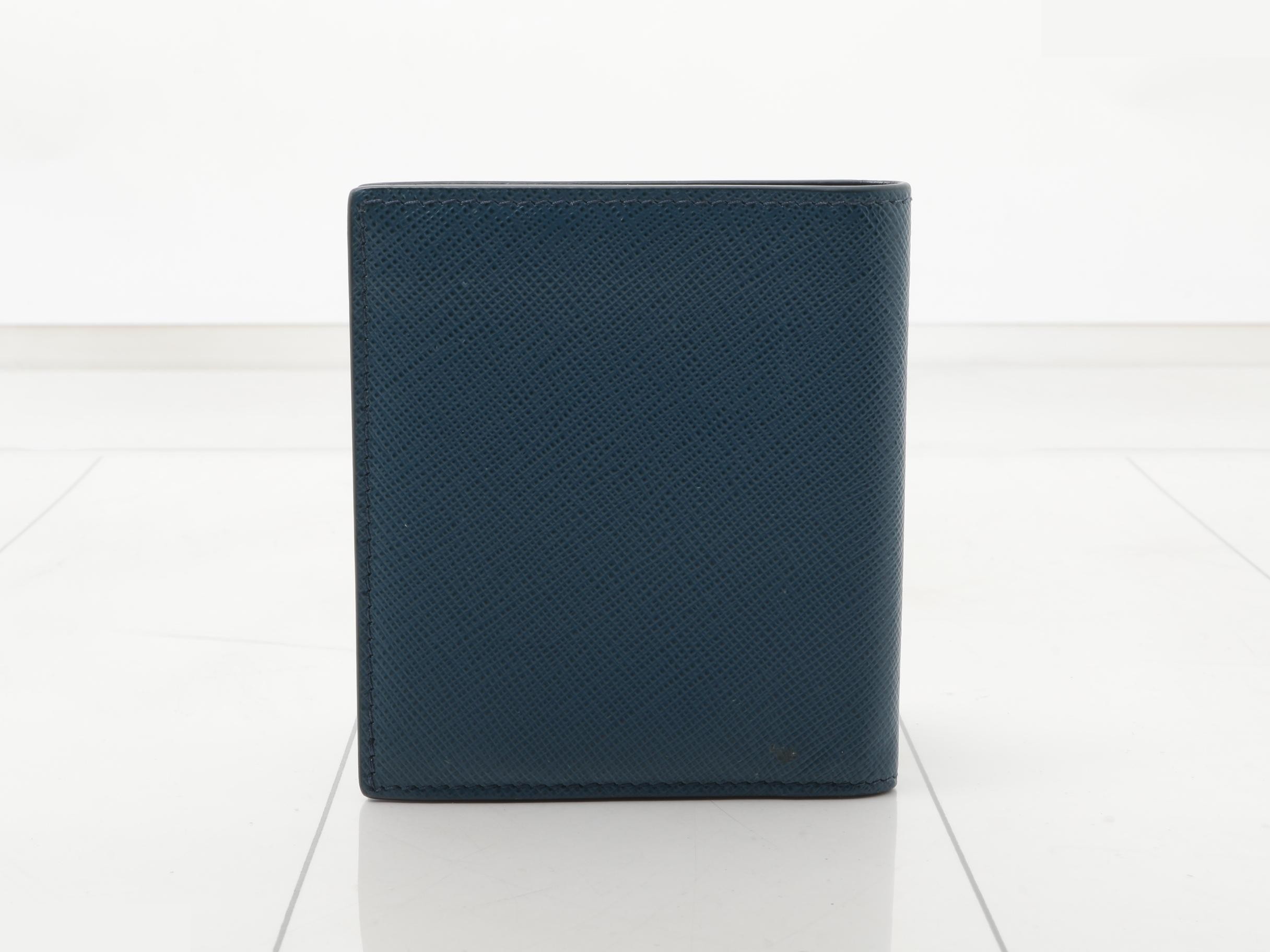 wallet — view 2