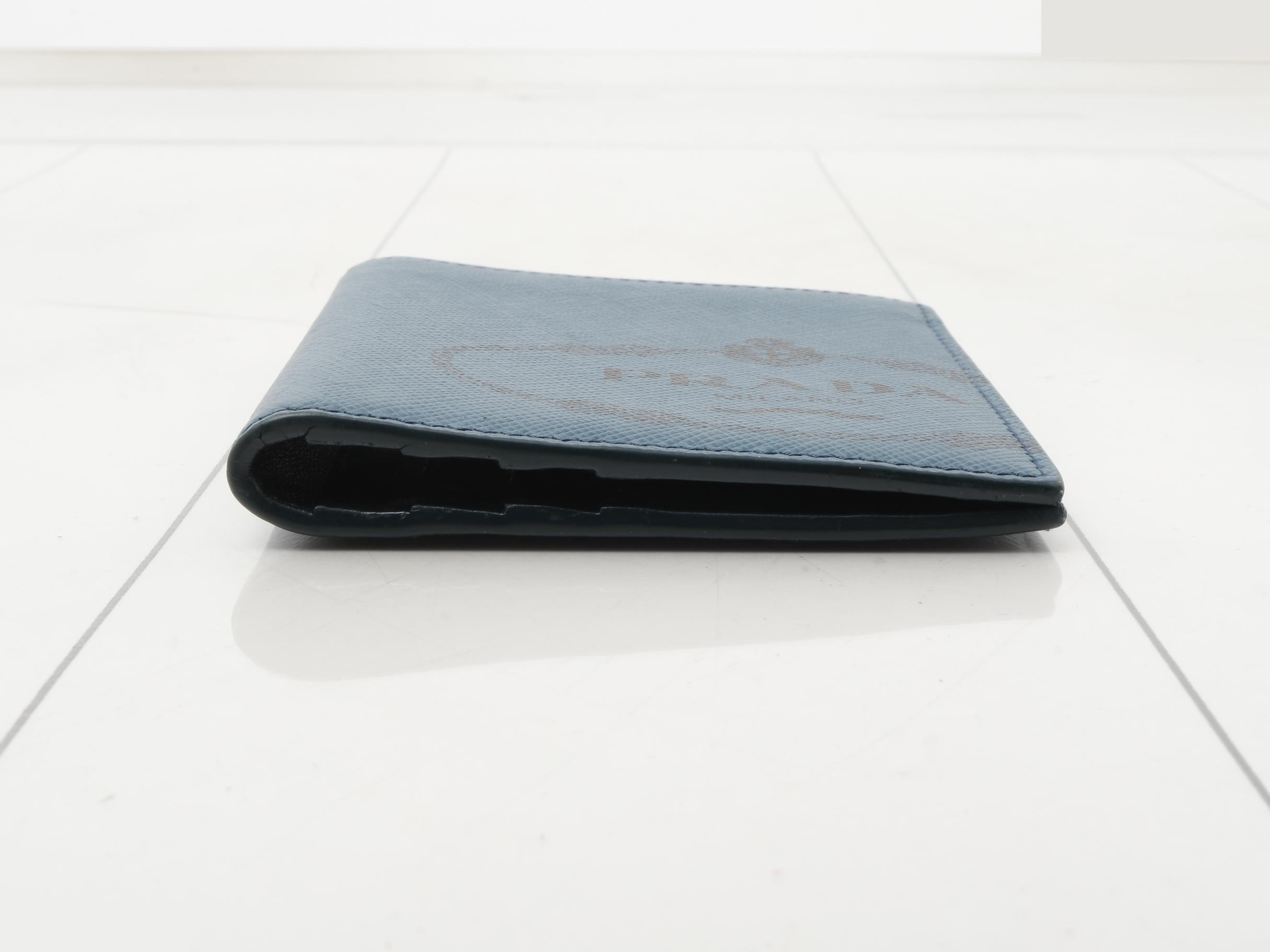wallet — view 3