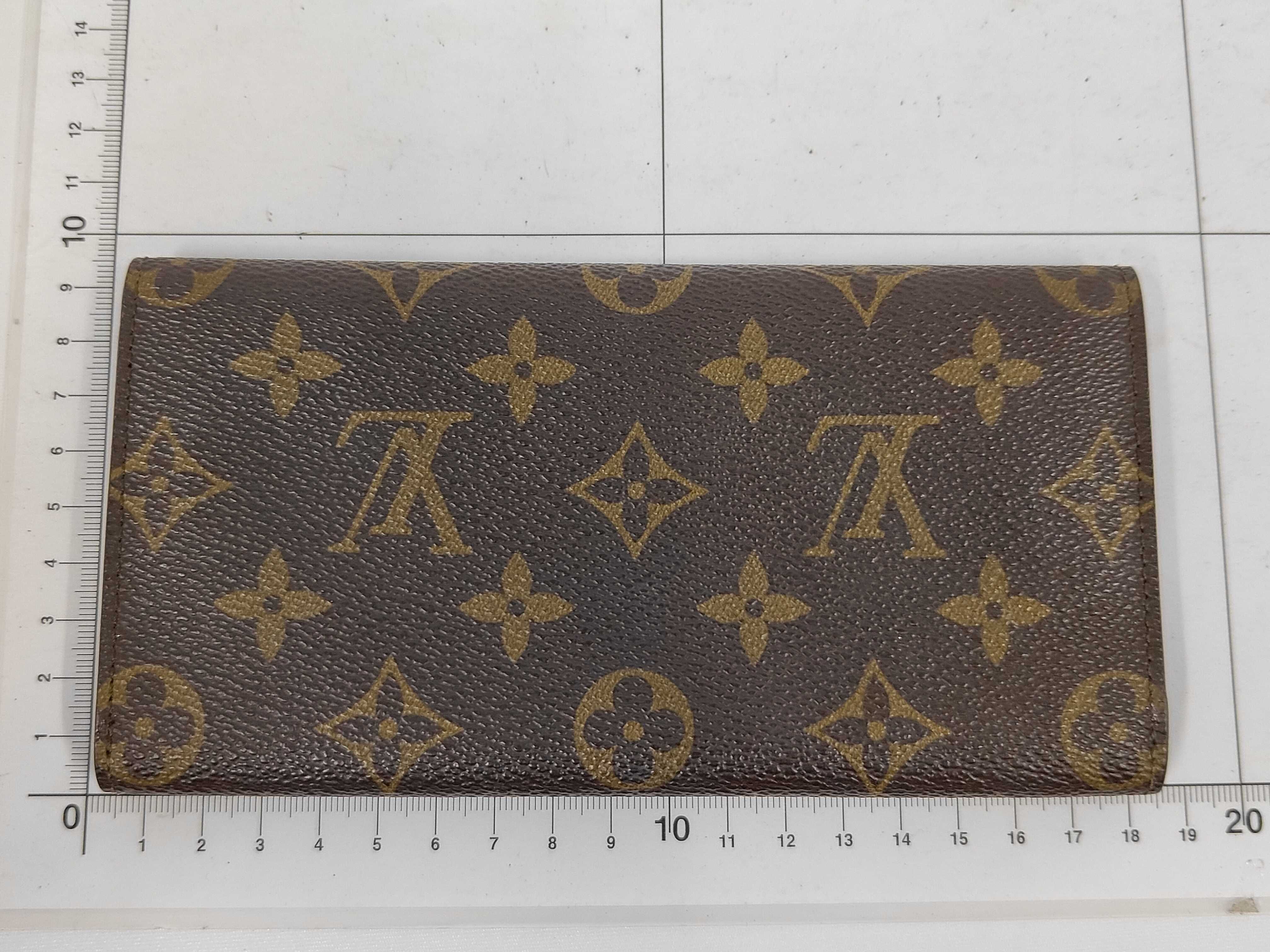 Monogram / Monogram / Portefeuille Cartes Crédit / M61820 / Serial number unknown / Long wallet / PVC wallet — view 2