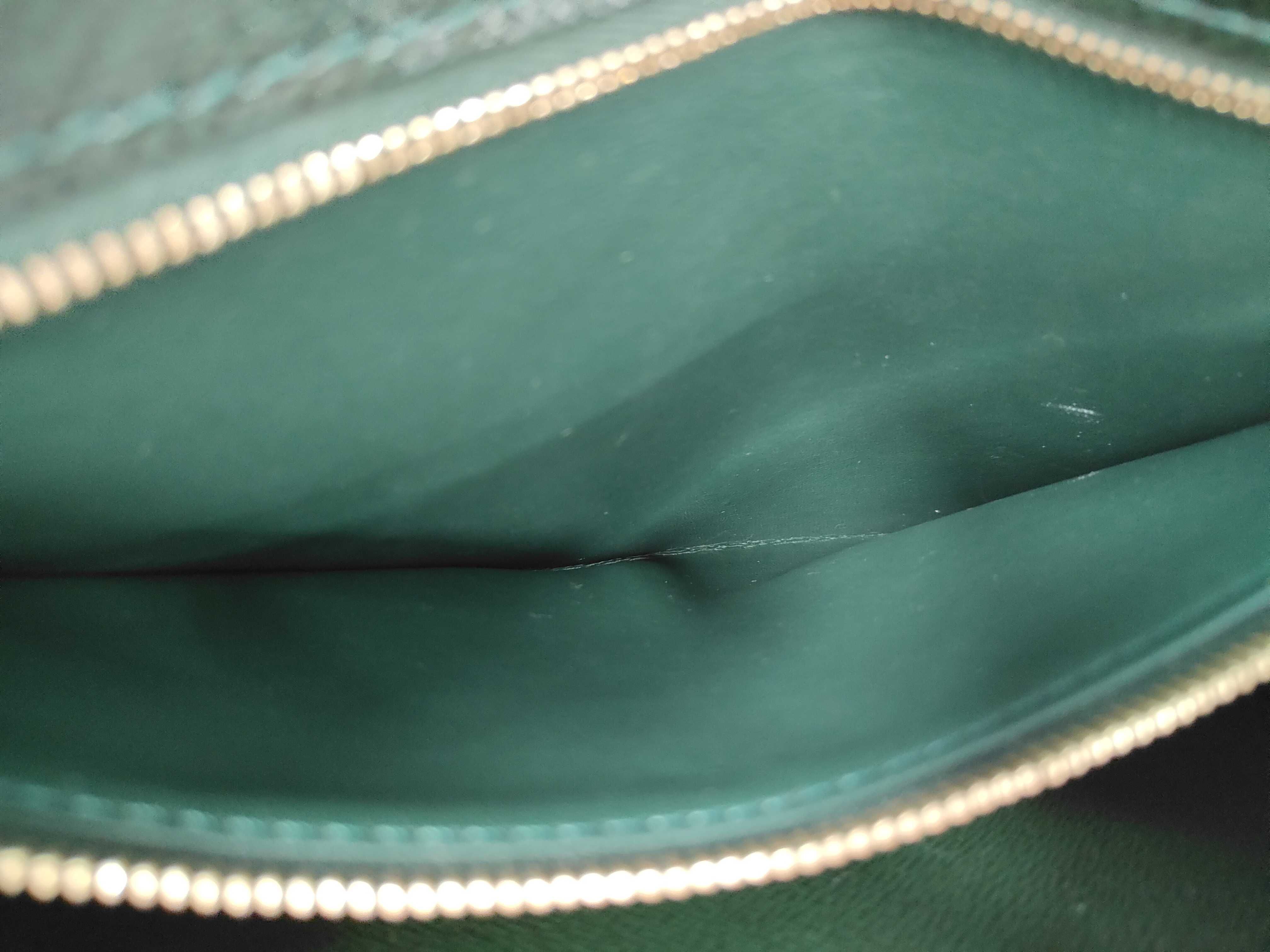 Taiga Leather Second Bag (Green) — view 10