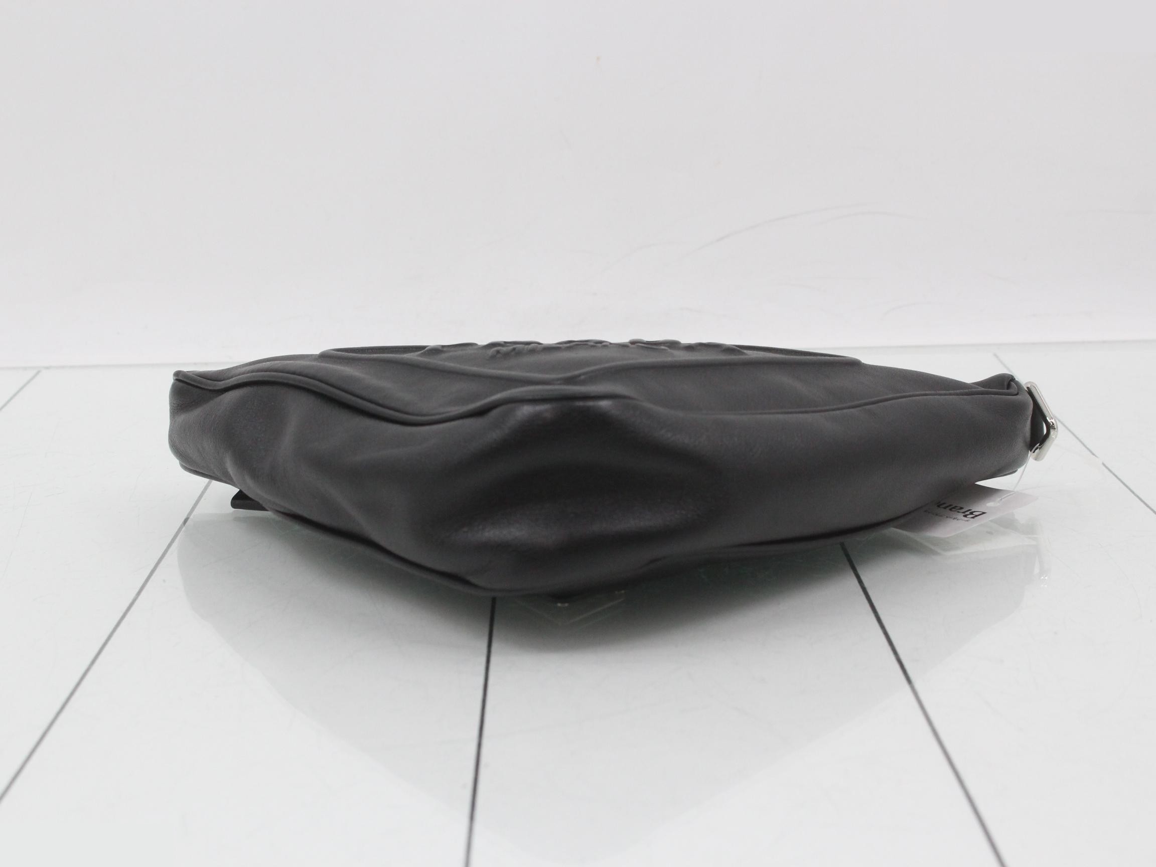 pouch — view 3
