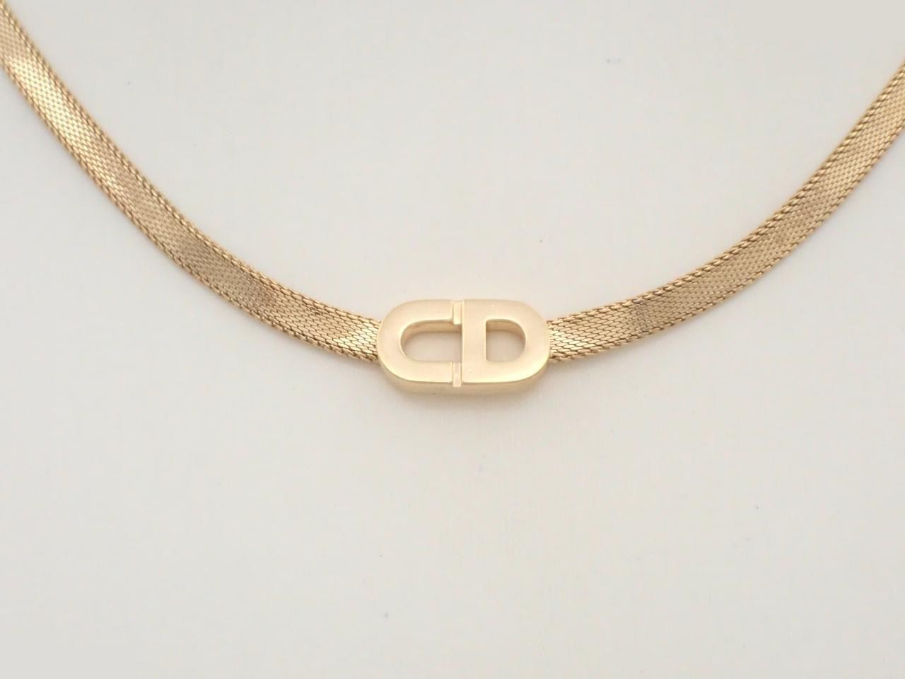 Other lines: Precious metals, necklaces, pendants, chain approximately 44cm