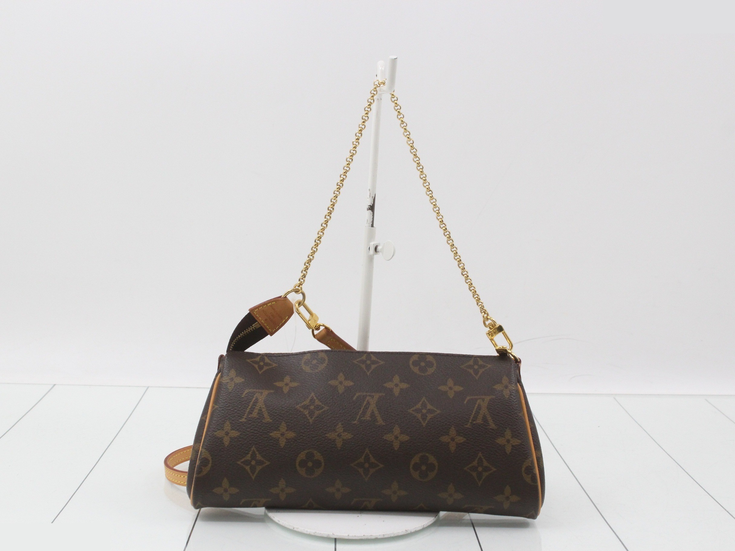 LV Louis Vuitton Eva Shoulder Bag — view 2