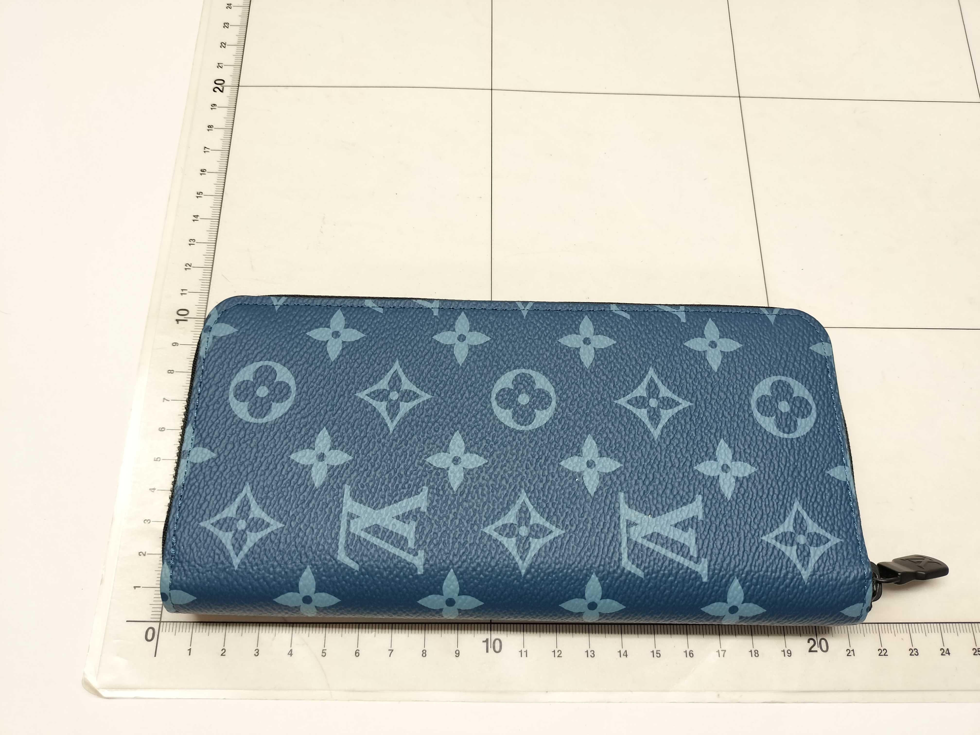 Monogram Vertical M82799 Wallet — view 2