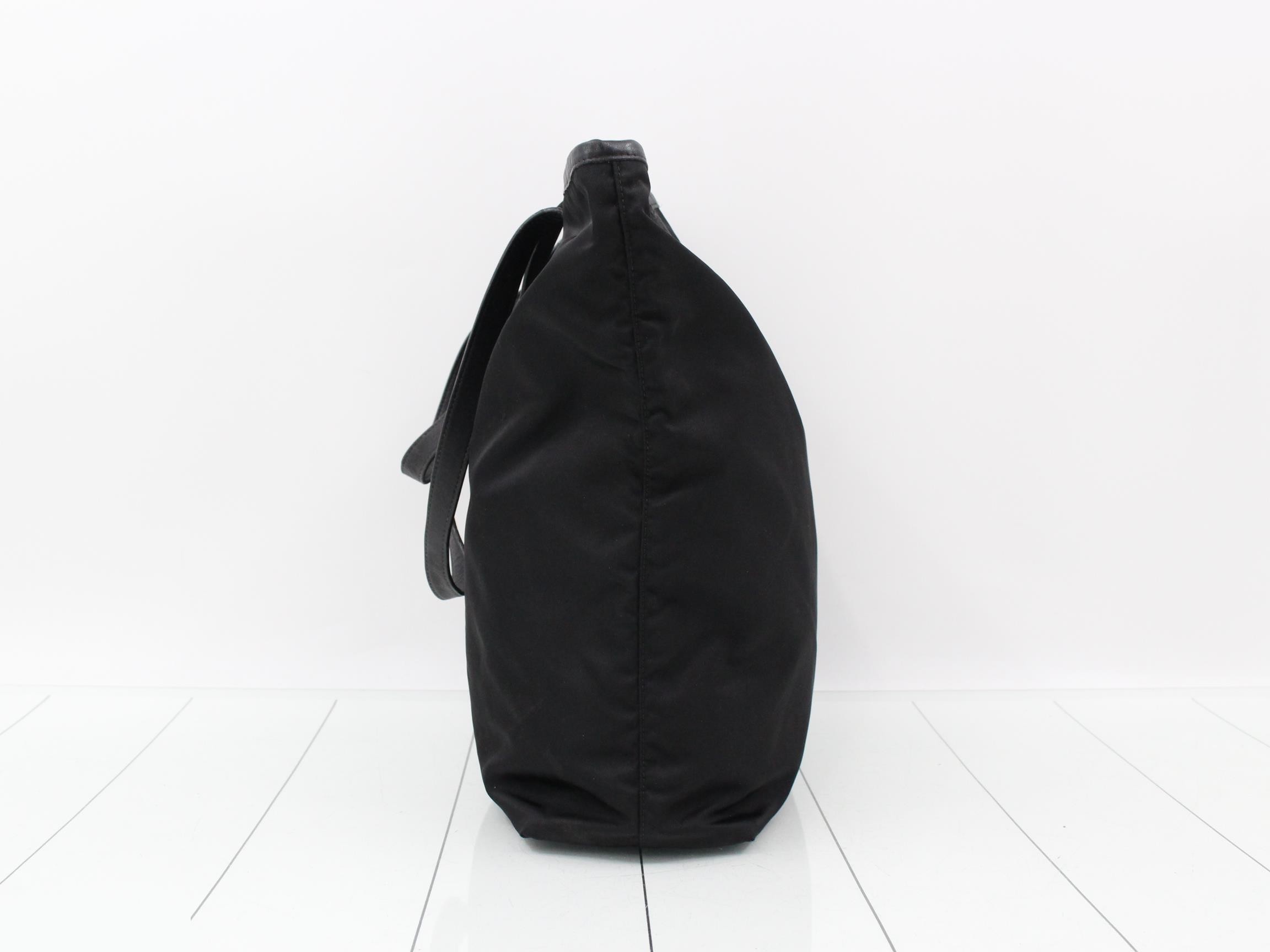 Nylon Triangle Plate Tote Bag — view 4