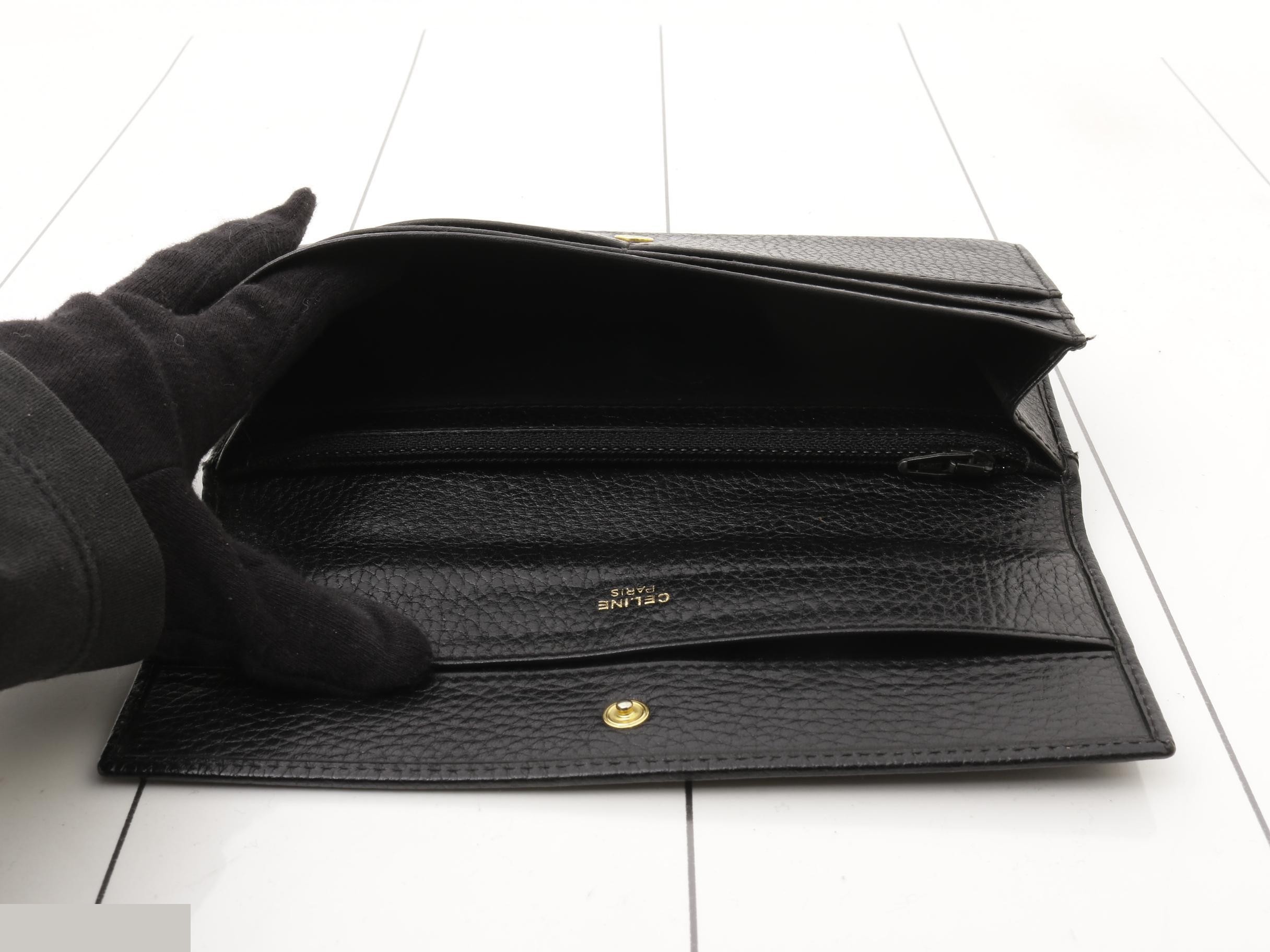 Other lines: Bags and Wallets — view 4