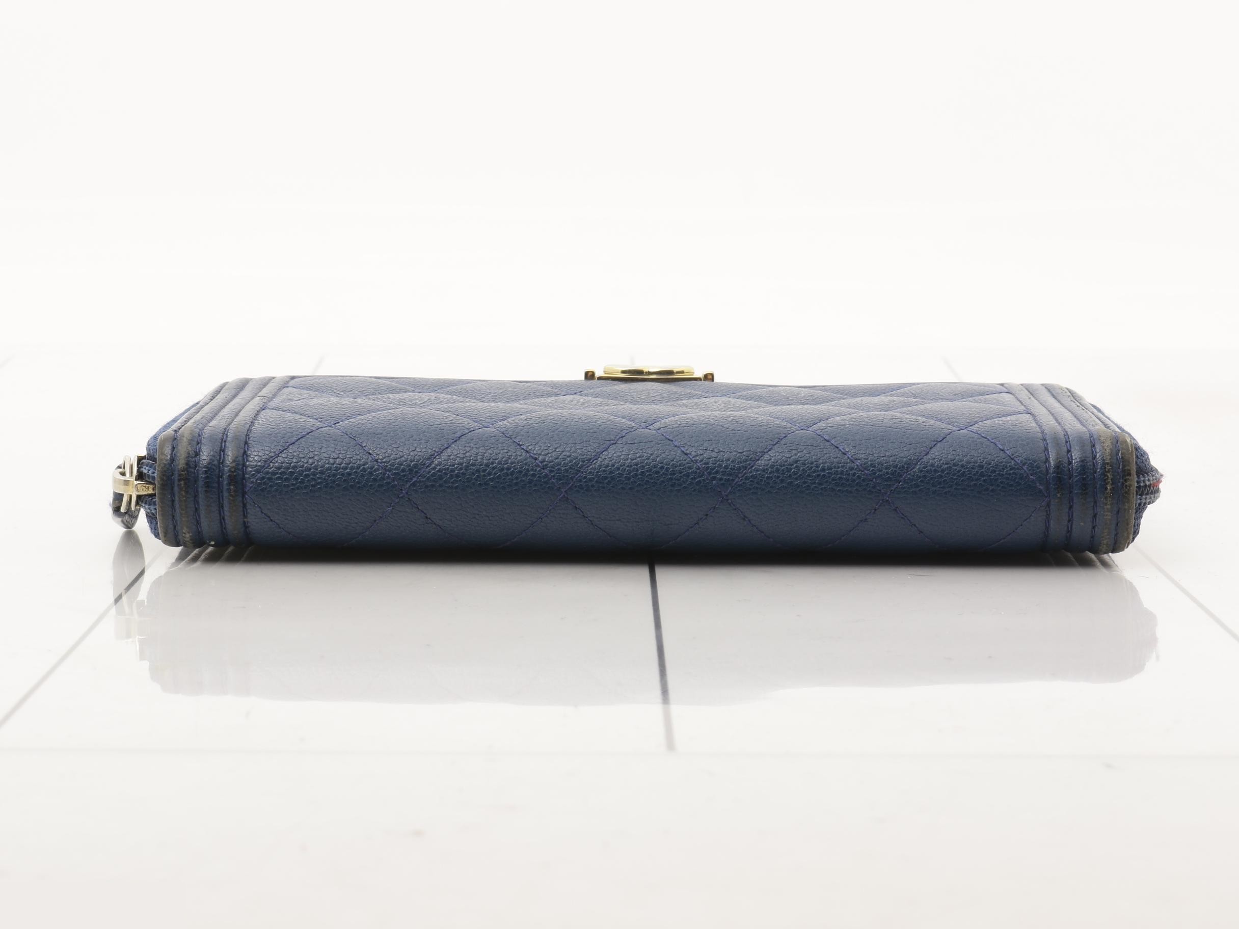 Caviar skin (bags) and wallets — view 3