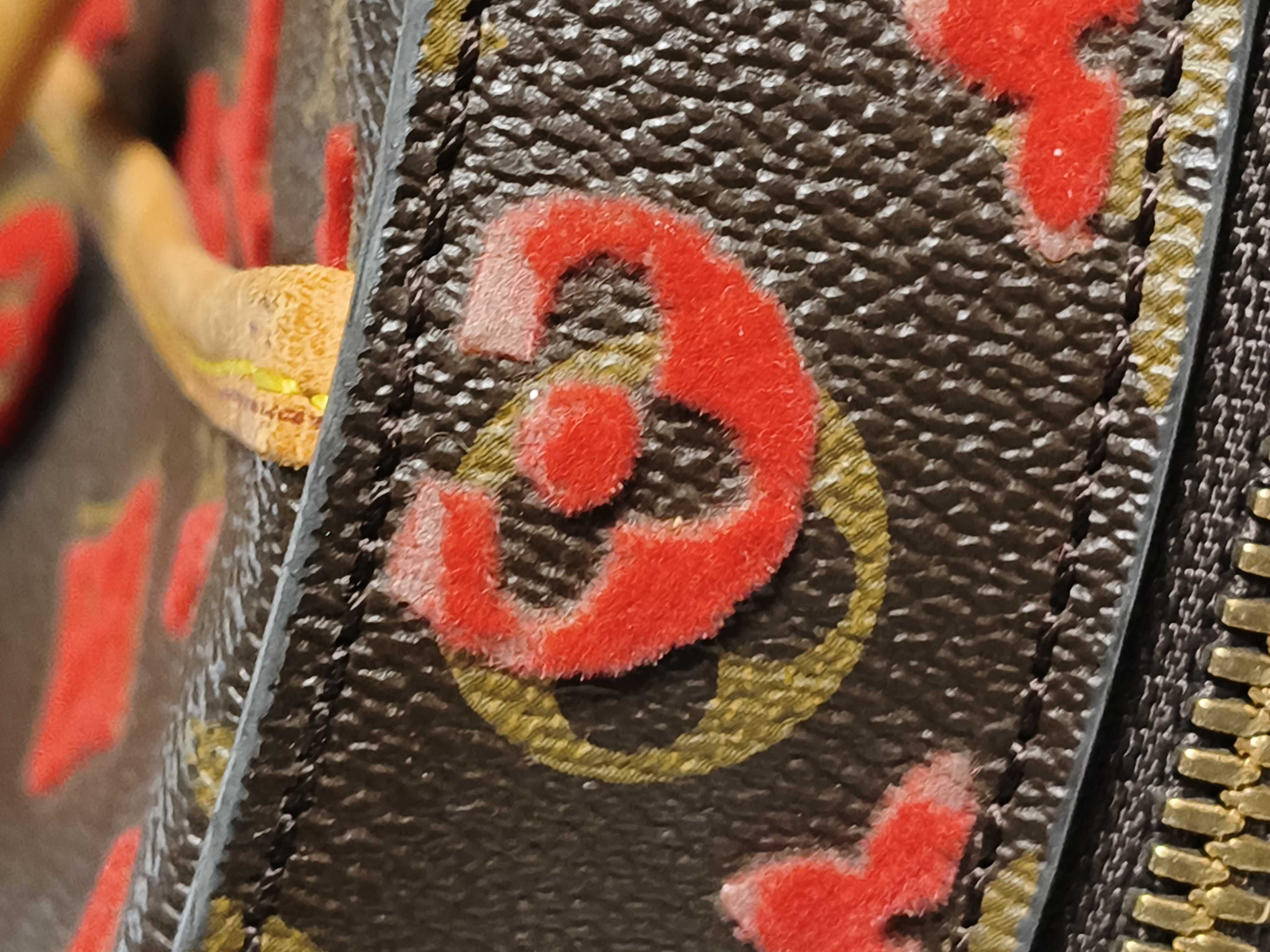 LV Monogram Tuftage 3D Deauville Cube Handbag — view 15