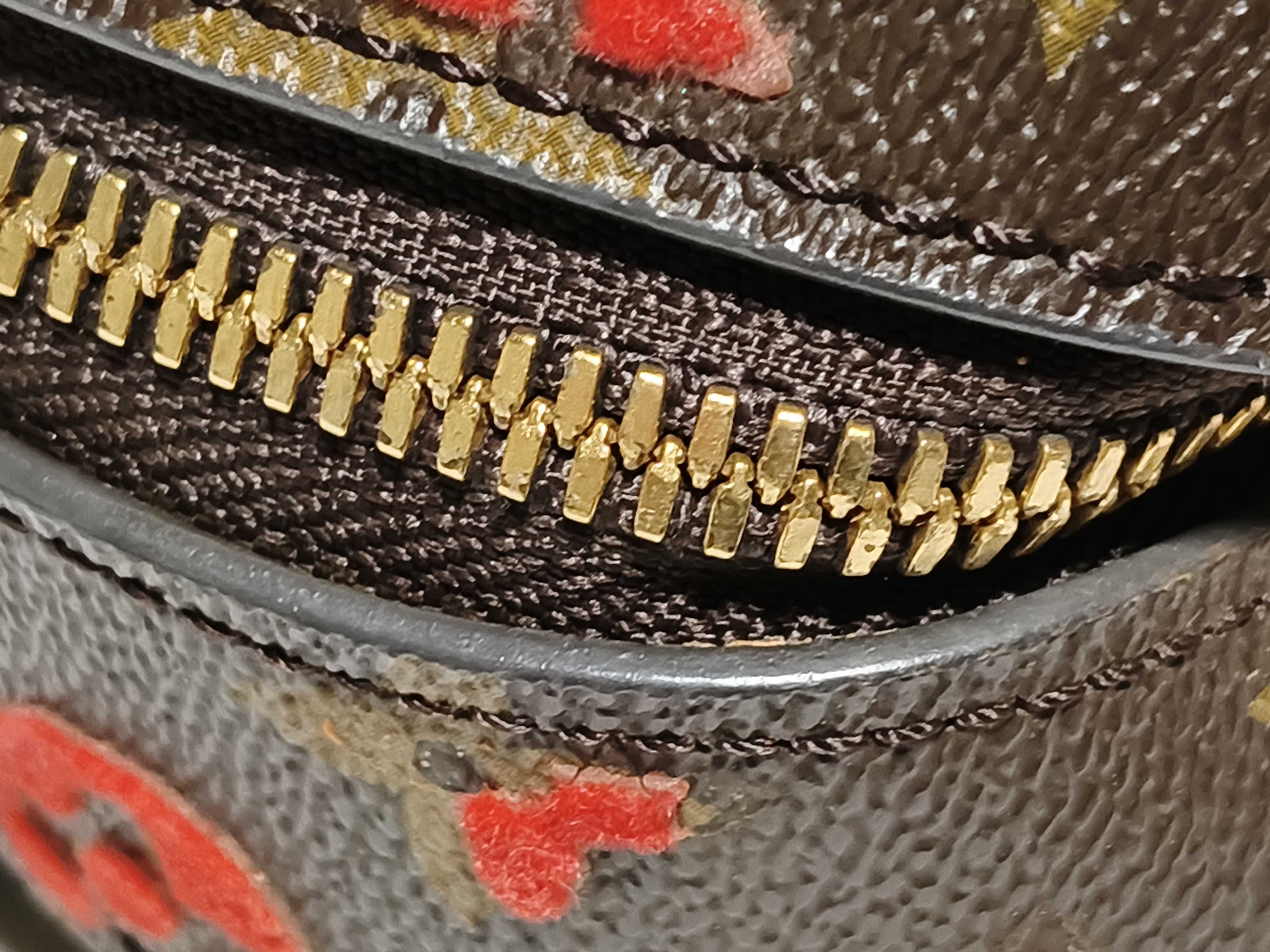 LV Monogram Tuftage 3D Deauville Cube Handbag — view 6