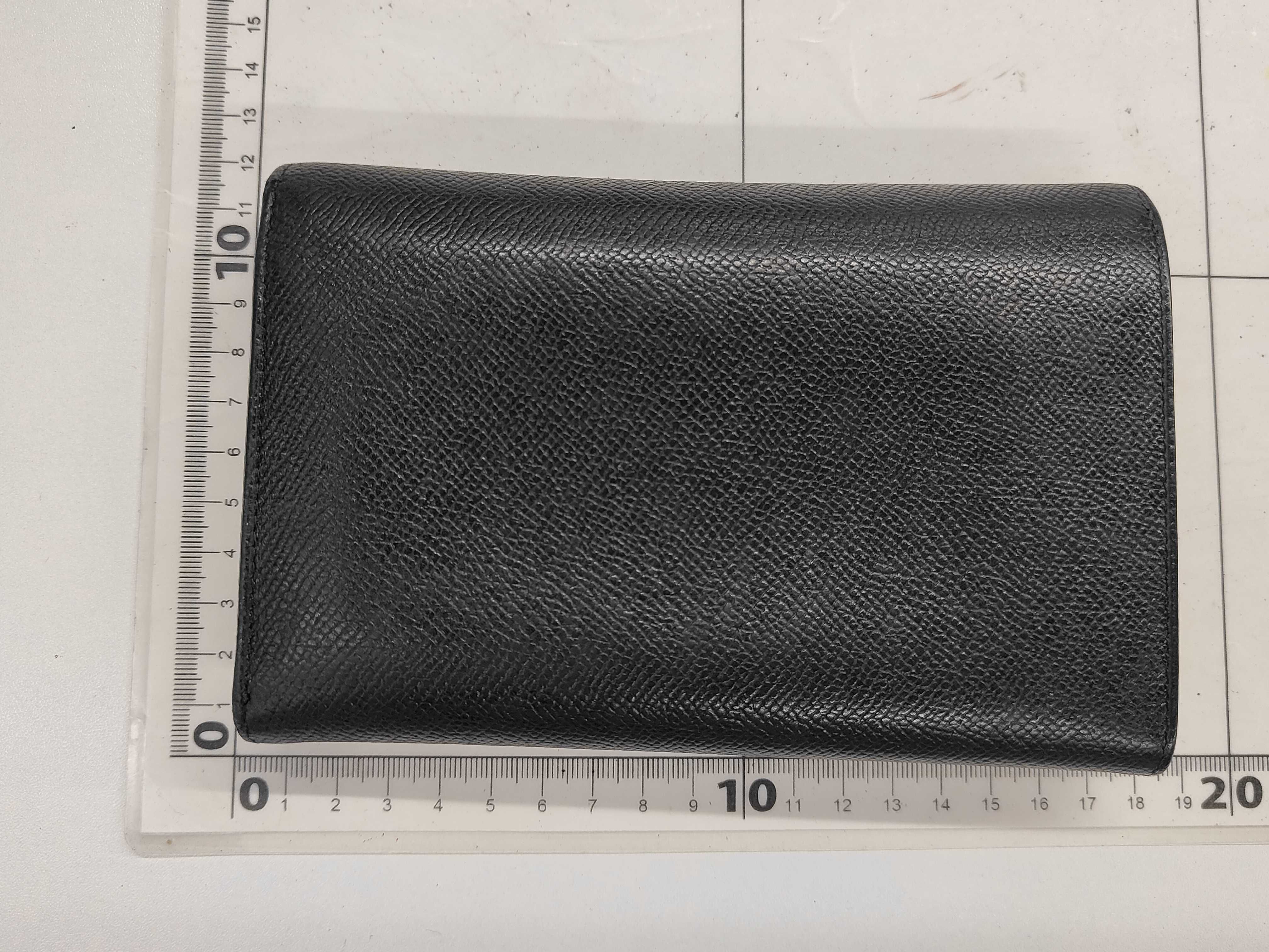 Leather Classico Tri-fold Wallet, Black — view 2