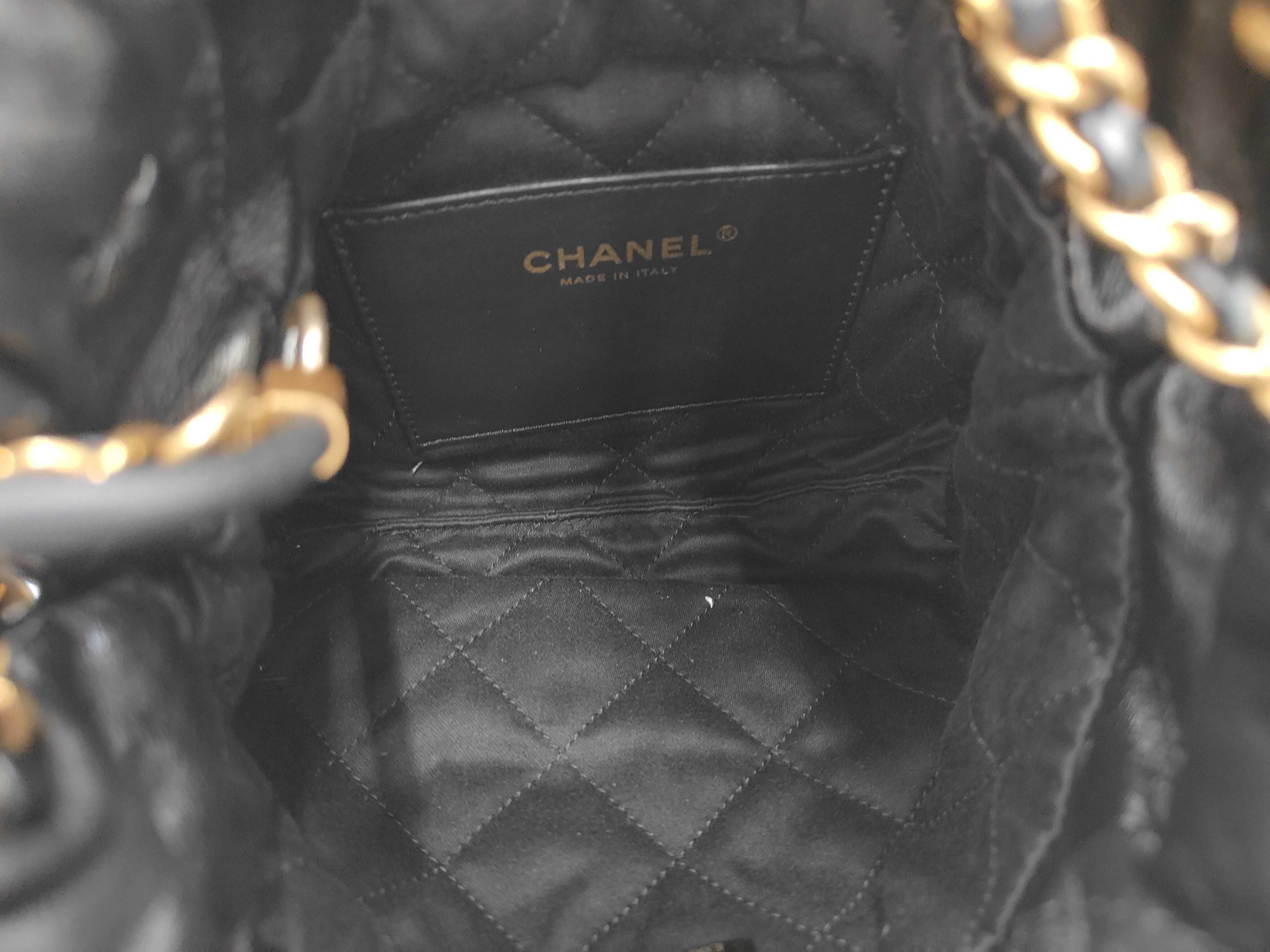 22 Chain Drawstring Bag, Random Serial Number, Hardware Scratches, Condition B (Shoulder Bag) — view 3