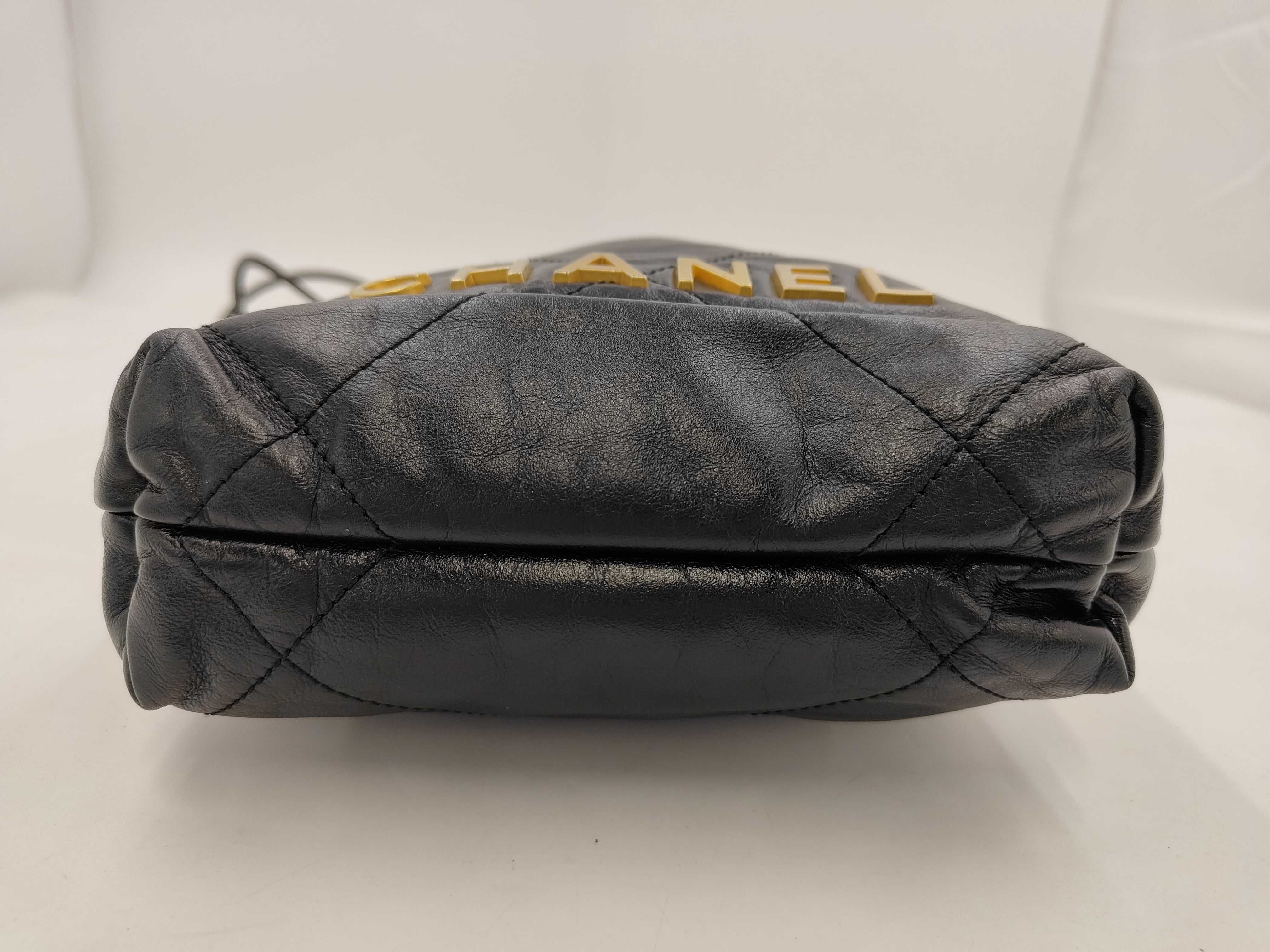 22 Chain Drawstring Bag, Random Serial Number, Hardware Scratches, Condition B (Shoulder Bag) — view 7