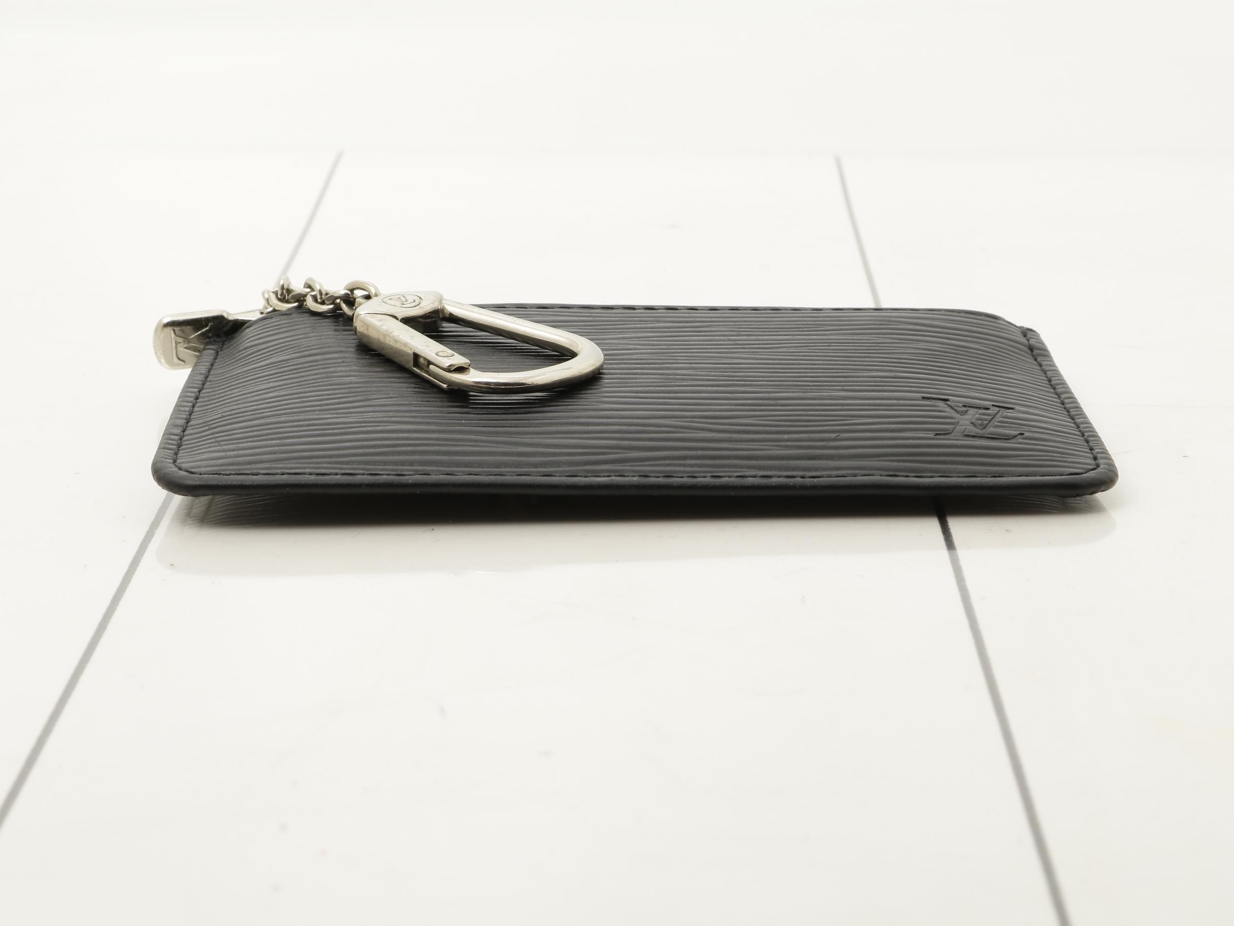 M63802 Pochette Clé Noir Epi Coin Case — view 3