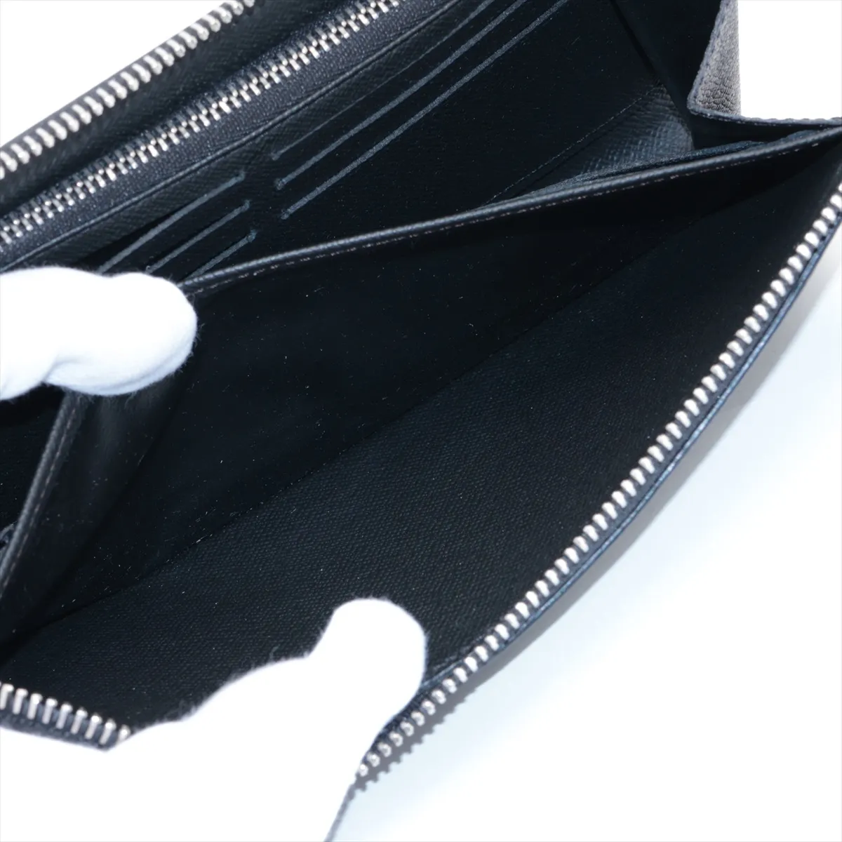 Taiga Zippy Dragonne M69409 Black Round Zip Wallet RFID Reactive — view 5