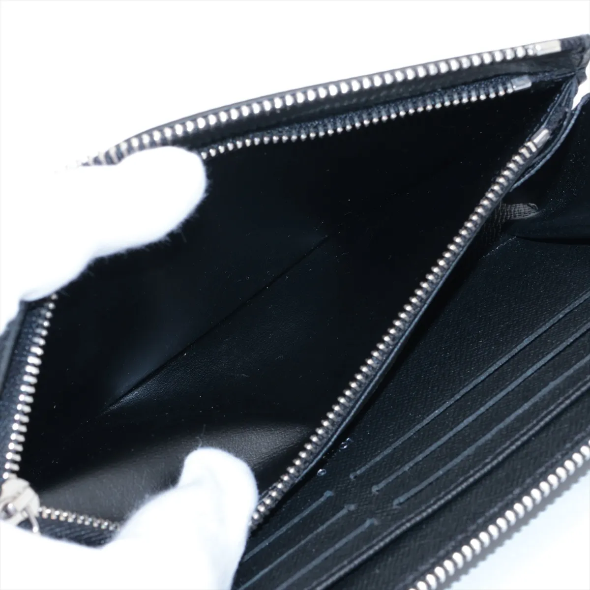 Taiga Zippy Dragonne M69409 Black Round Zip Wallet RFID Reactive — view 6