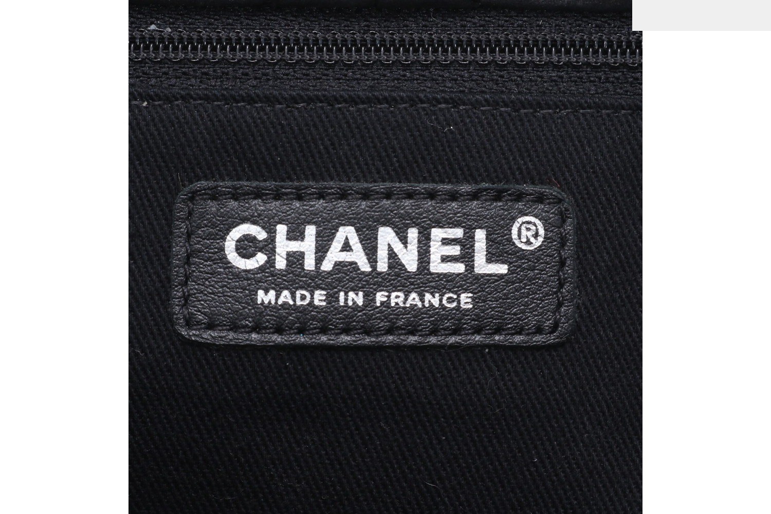 Guarantee/Serial Seal Included Matelassé Leather Chain Shoulder Bag — view 7