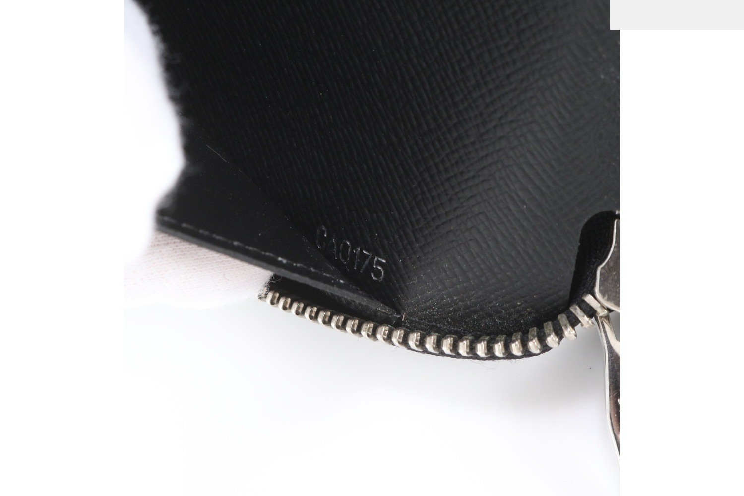Epi Zippy Organizer M62643 Leather Long Wallet — view 9