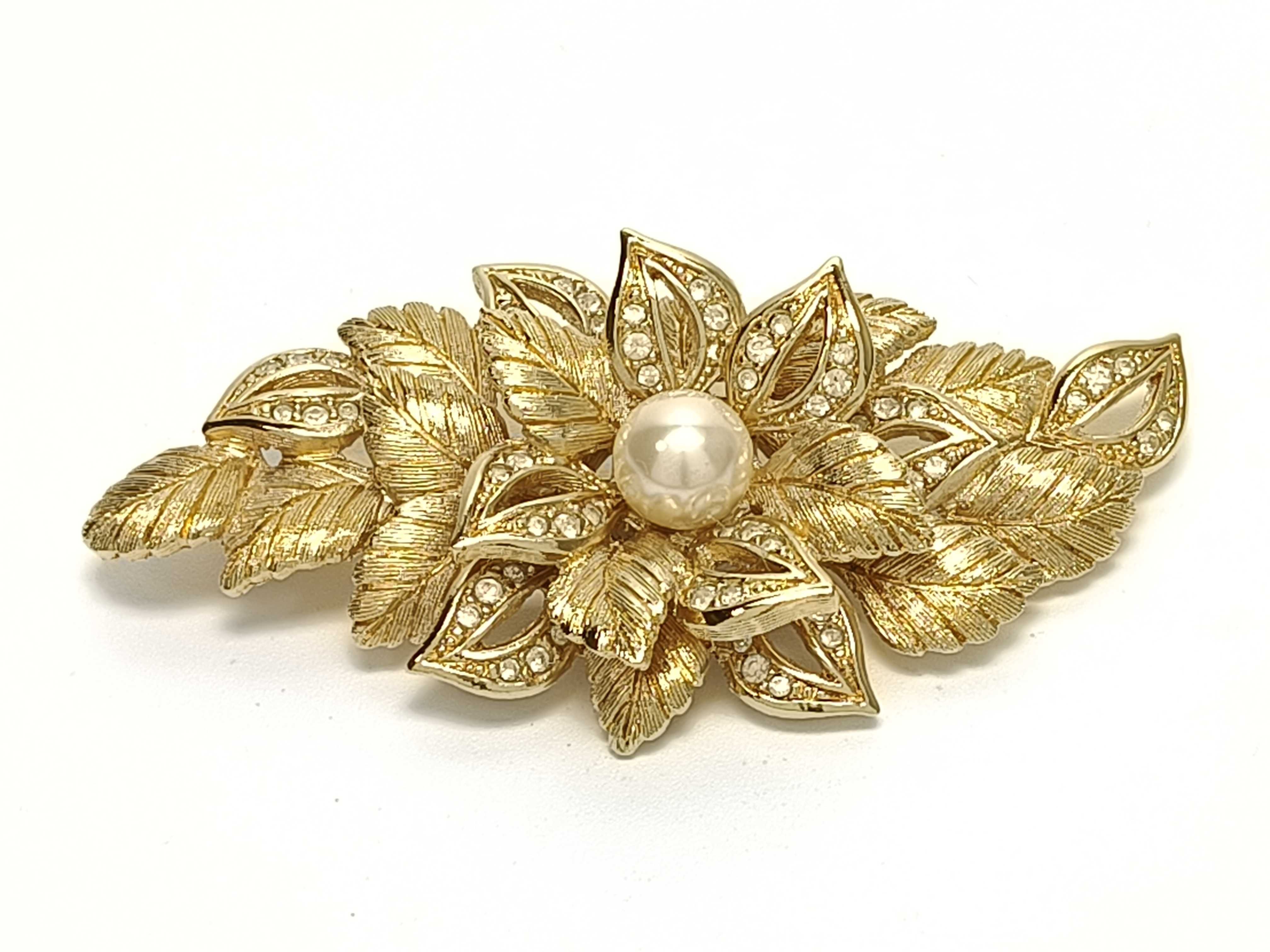 Flower Motif Brooch