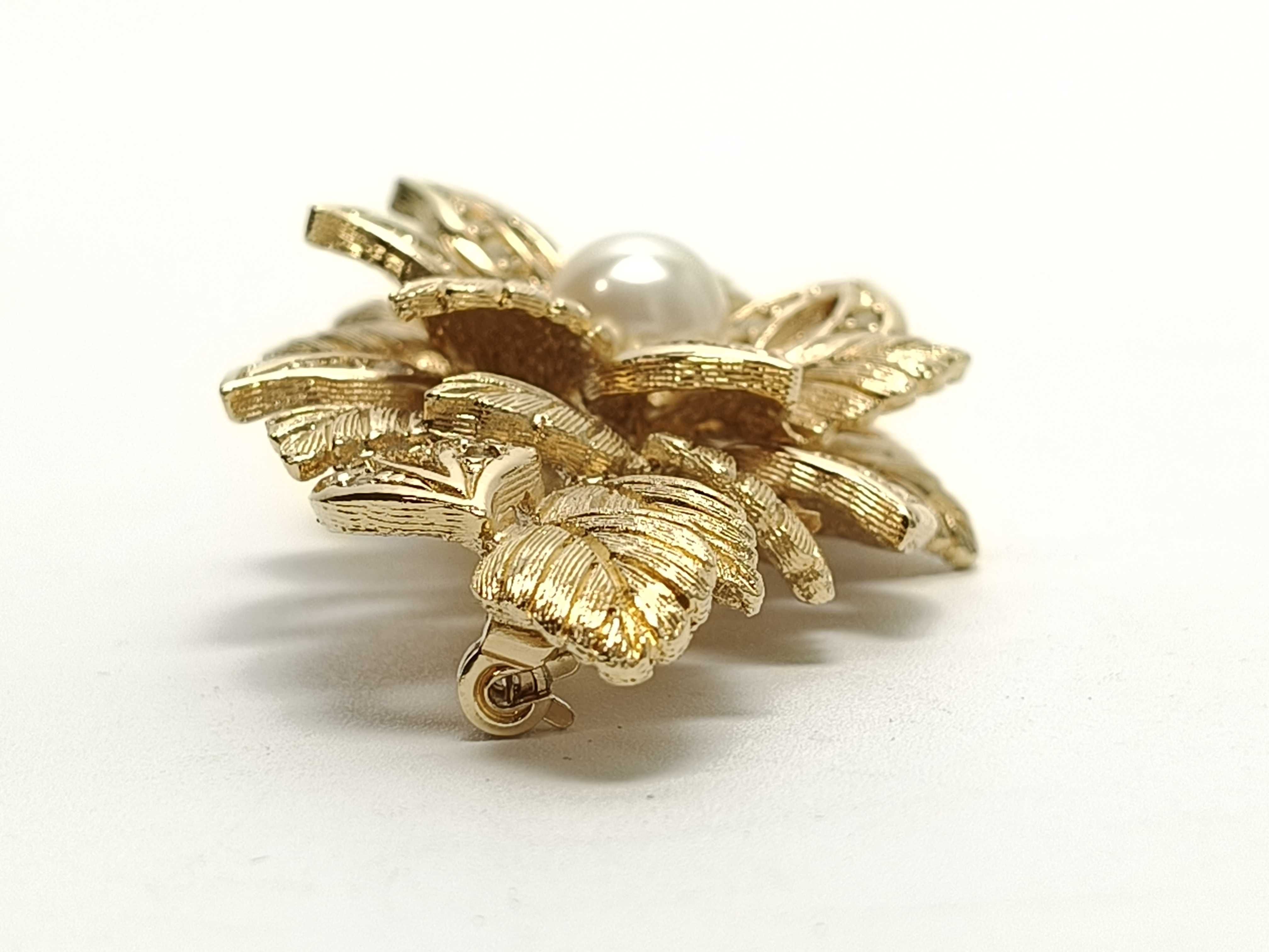 Flower Motif Brooch — view 4