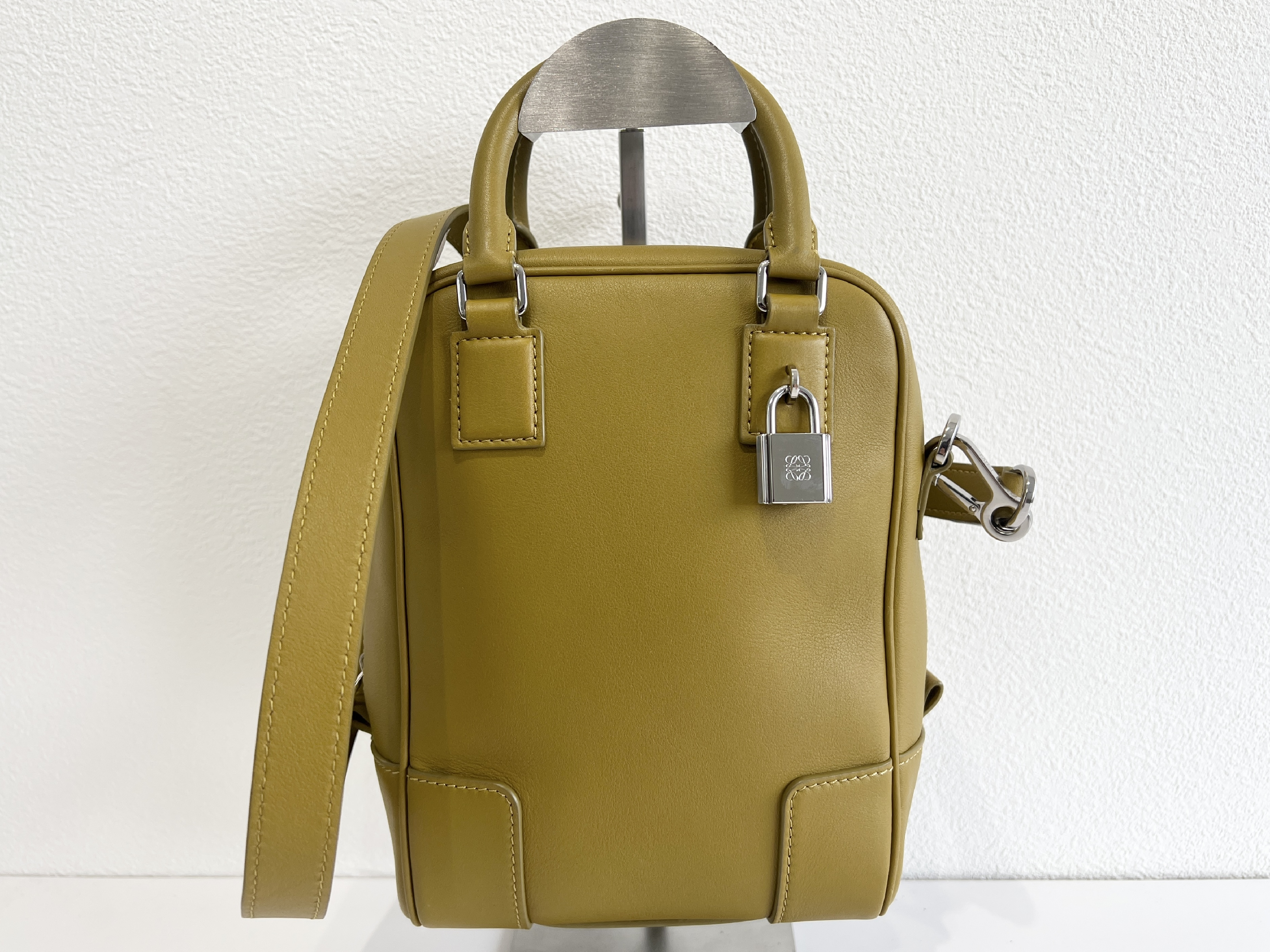 Amazona 15 Anagram Logo Leather 2-way Handbag Shoulder Bag