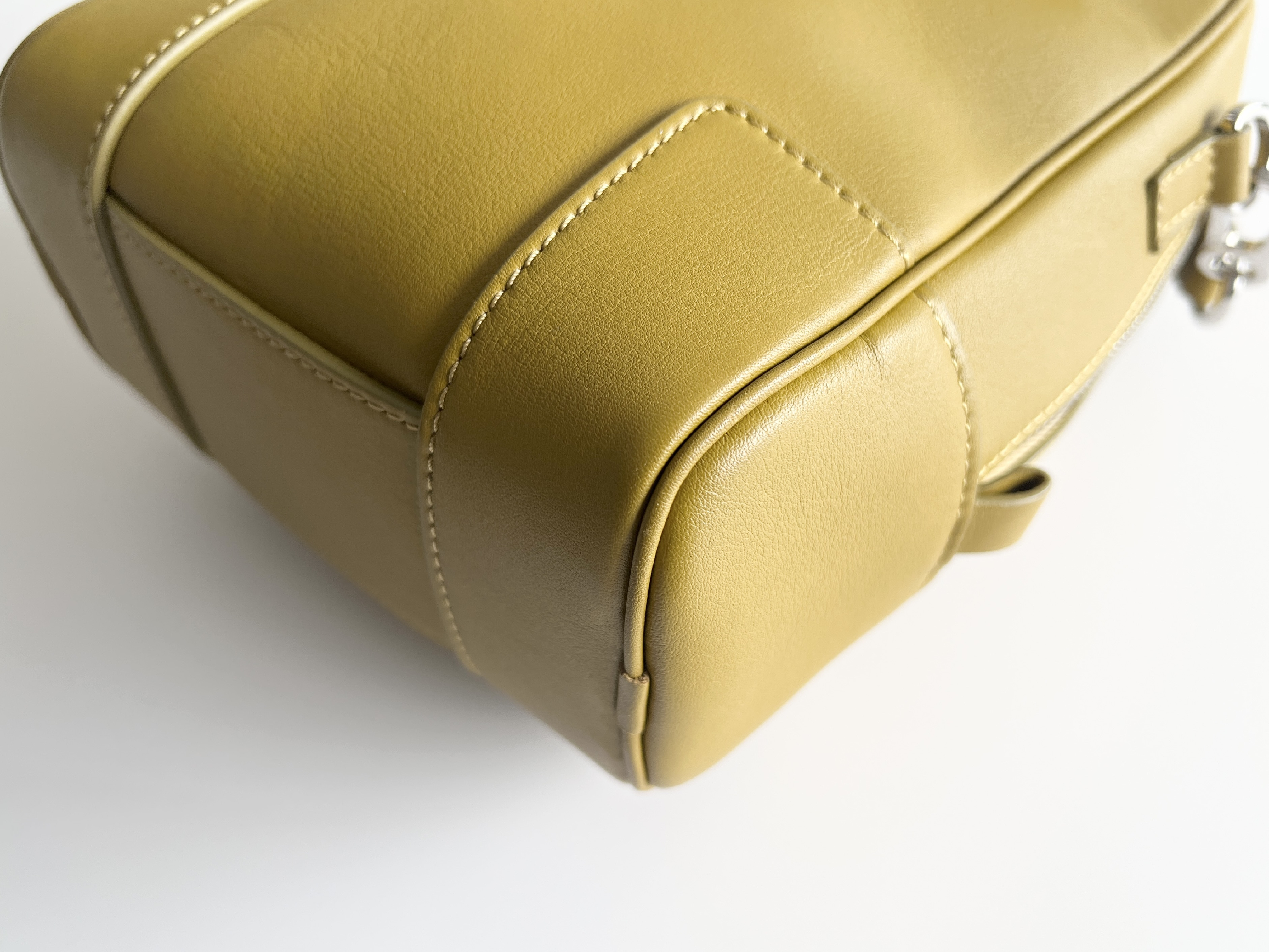 Amazona 15 Anagram Logo Leather 2-way Handbag Shoulder Bag — view 12