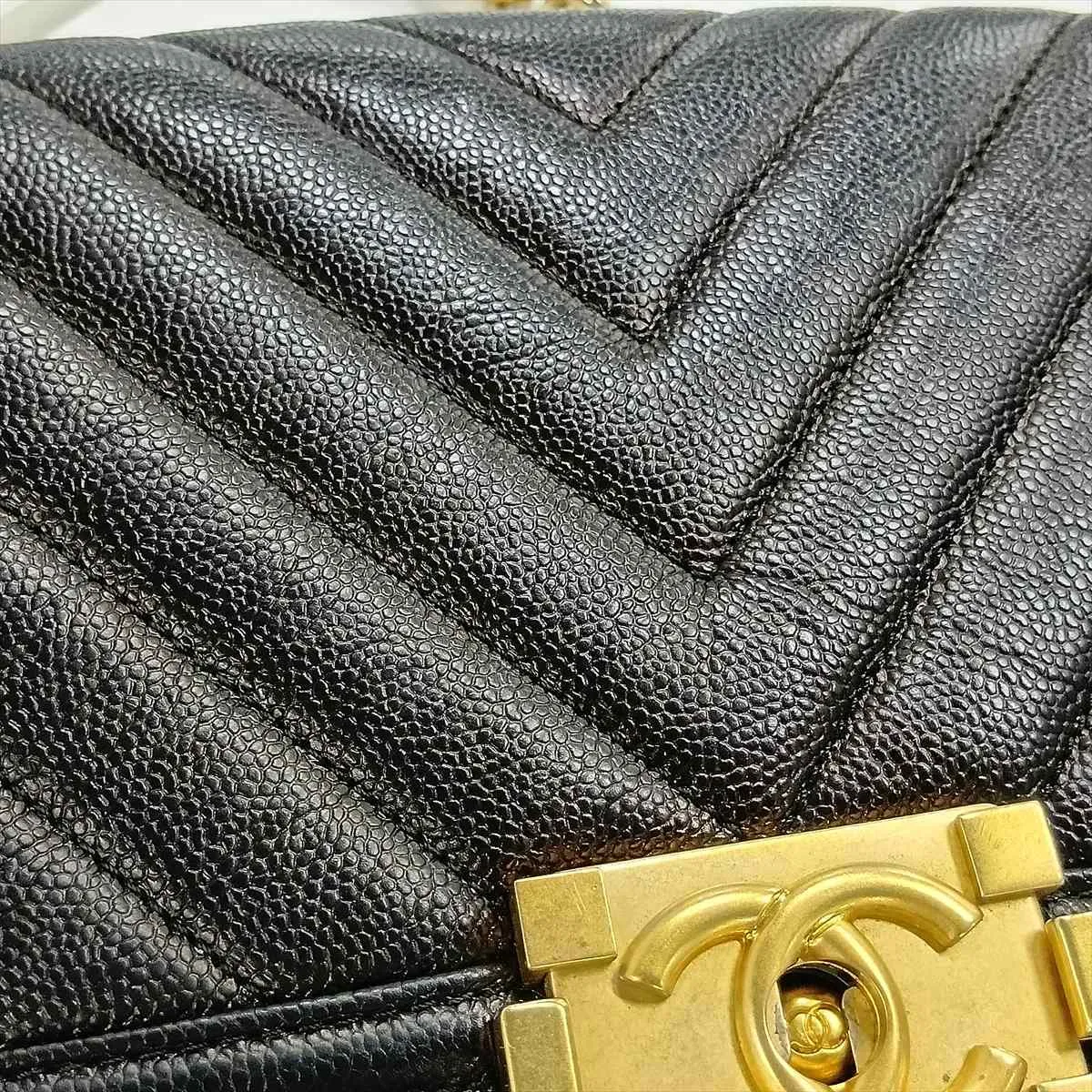 Boy Chanel 25 Caviar Skin Chain Shoulder Bag, V-Stitch Chevron, Black with Gold Hardware, 24886149, Serial Number 24, A67086 — view 10