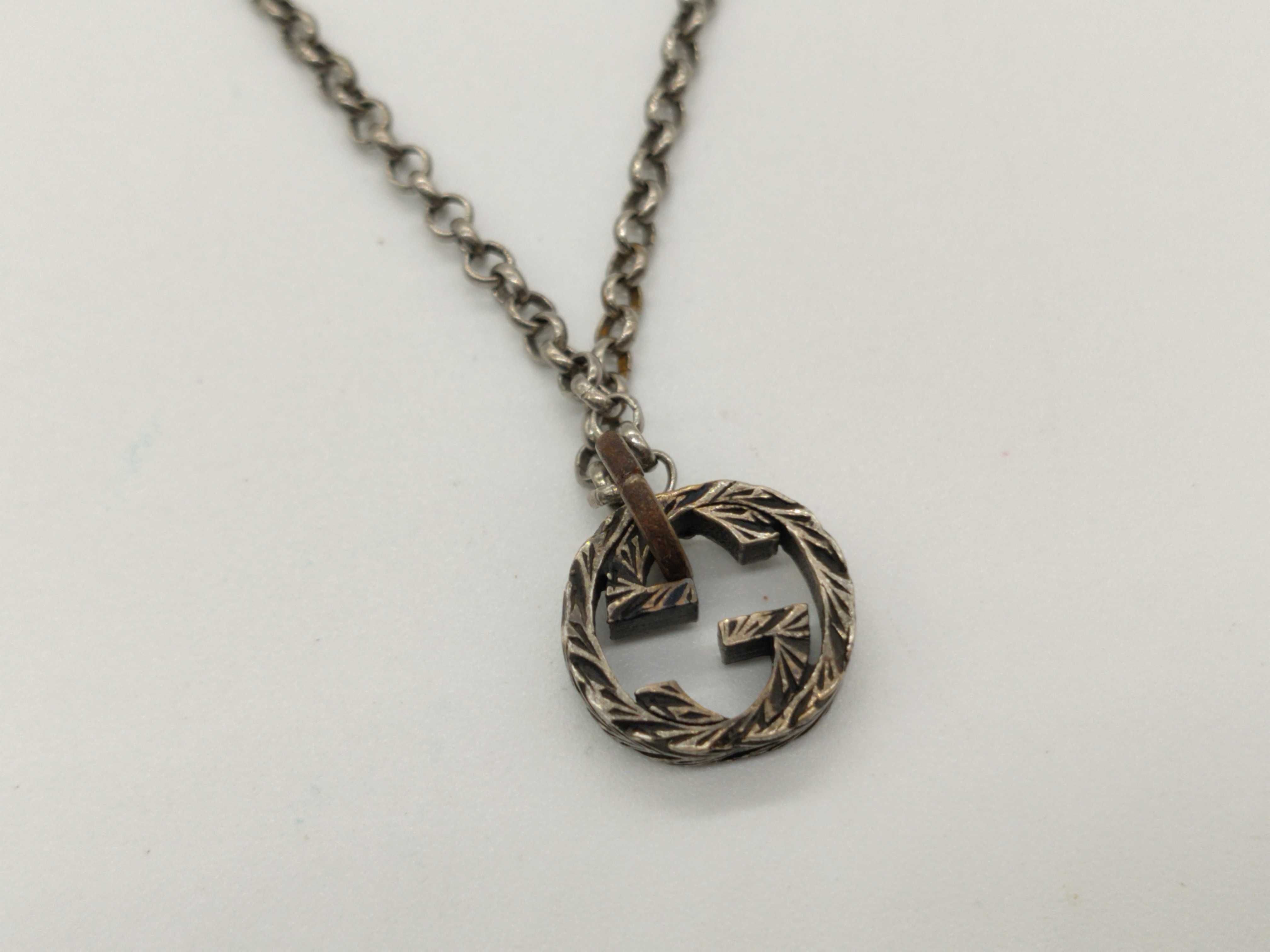 Interlocking G logo arabesque leaf sterling silver (925) necklace. — view 2