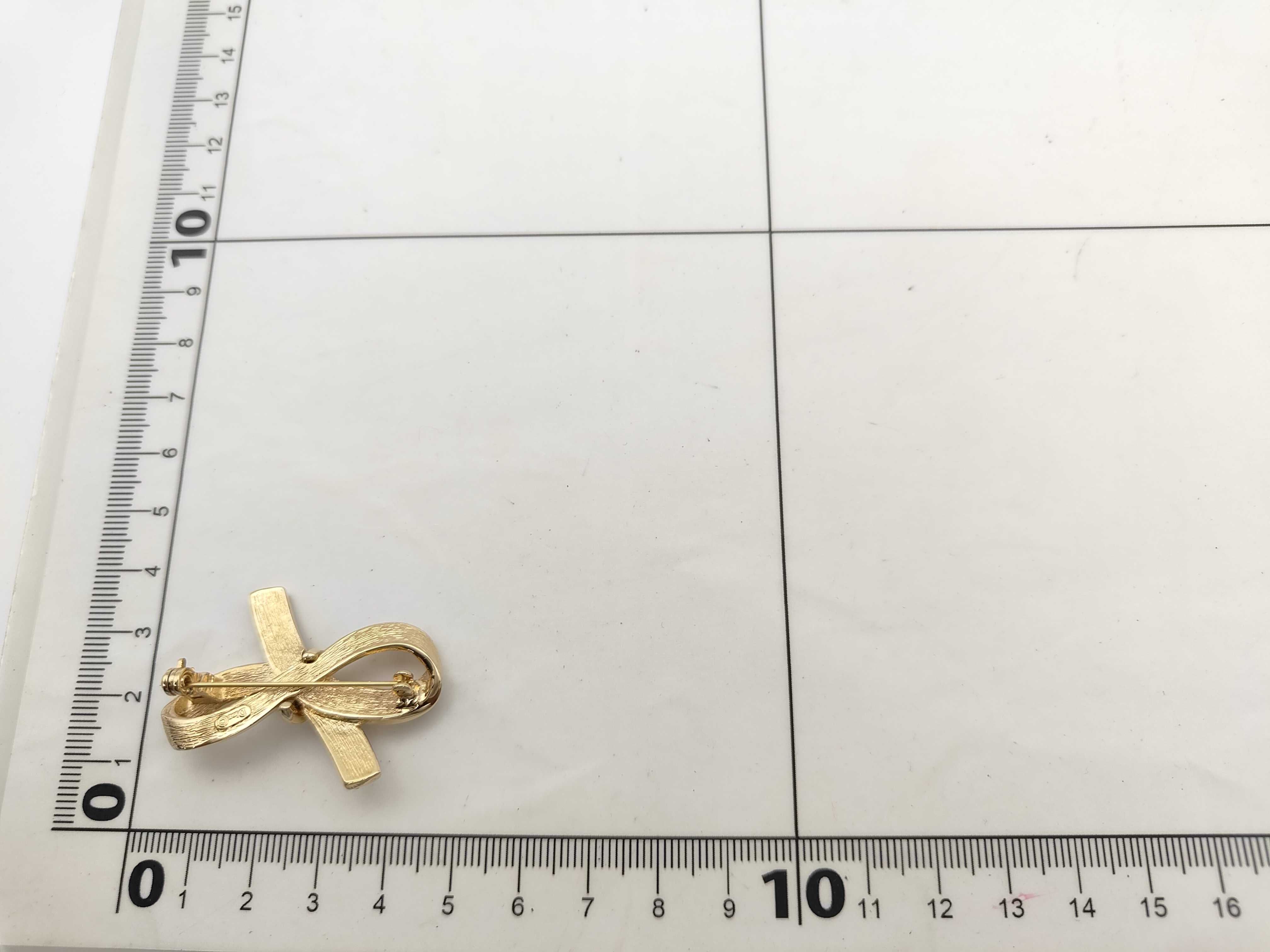Christian Rhinestone Ribbon Brooch Gold Brooch — view 2