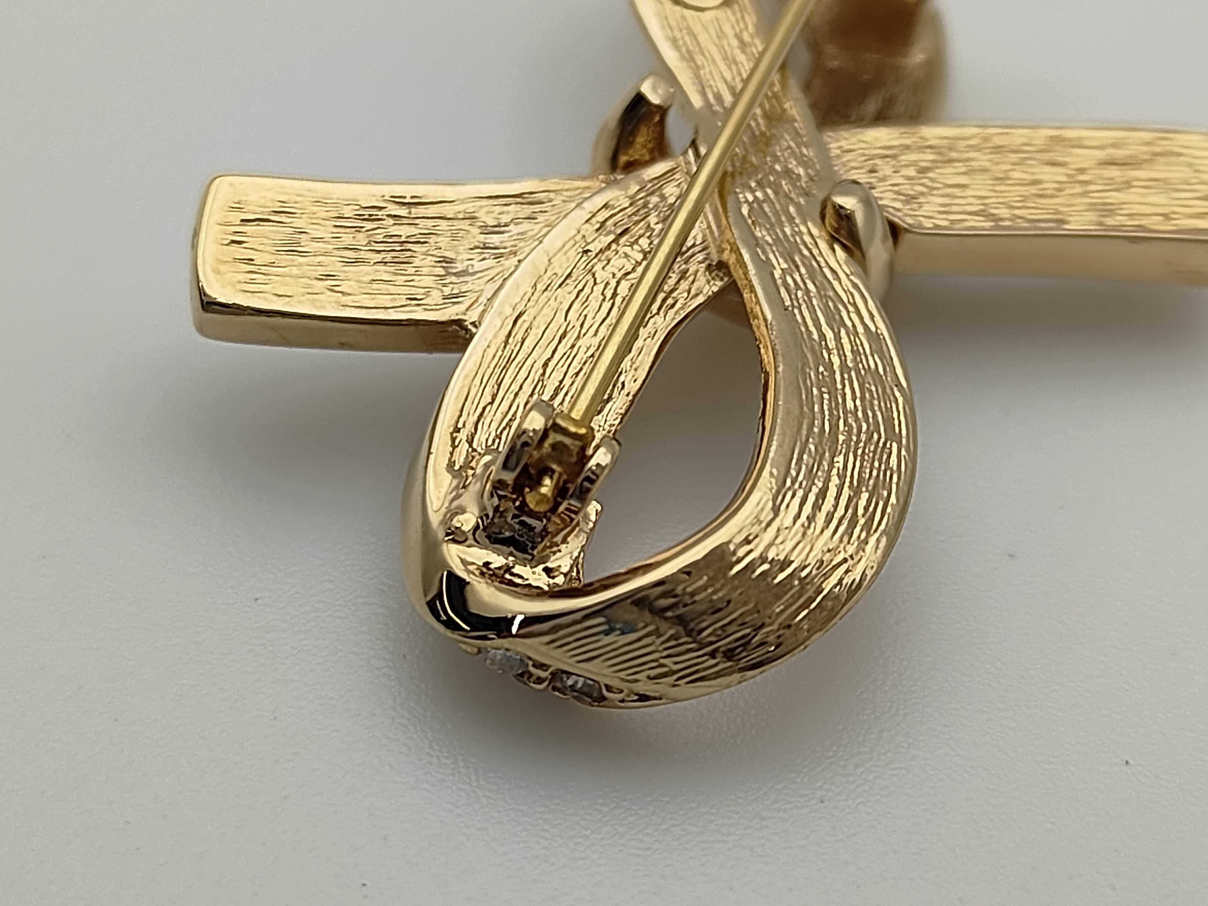 Christian Rhinestone Ribbon Brooch Gold Brooch — view 7