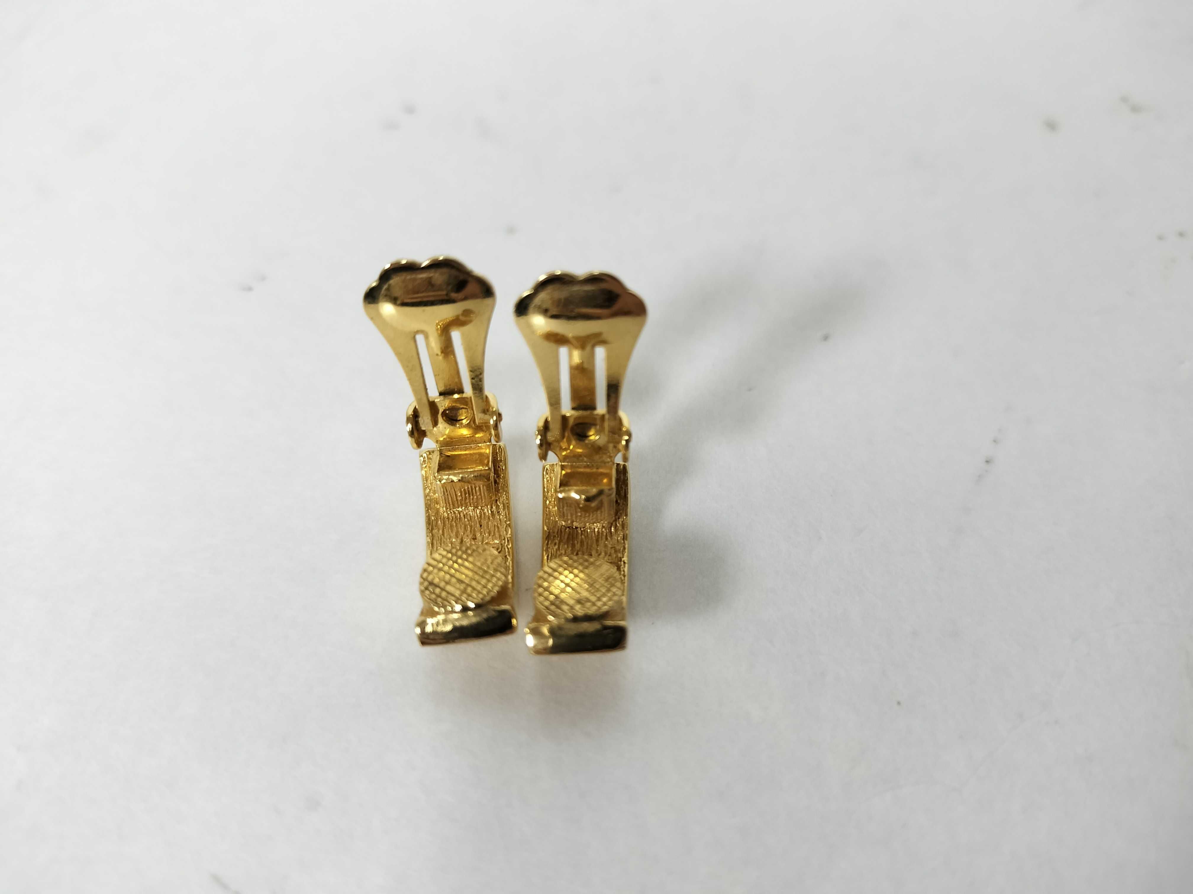 earrings — view 3