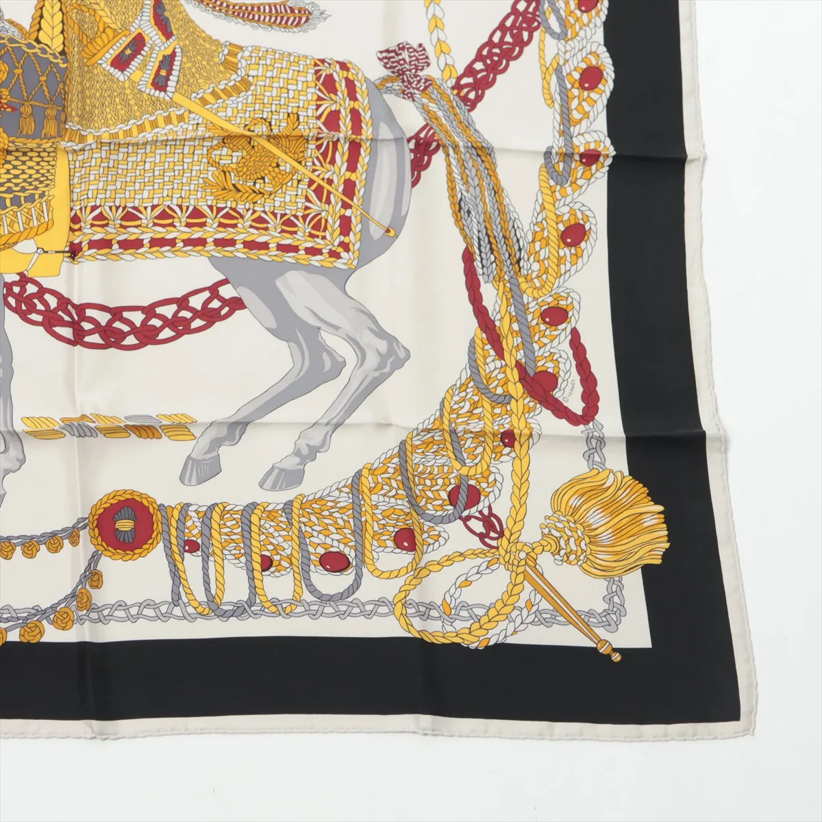 Carre 90 LES TAMBOURS Tambour Drum Scarf Silk Black — view 4