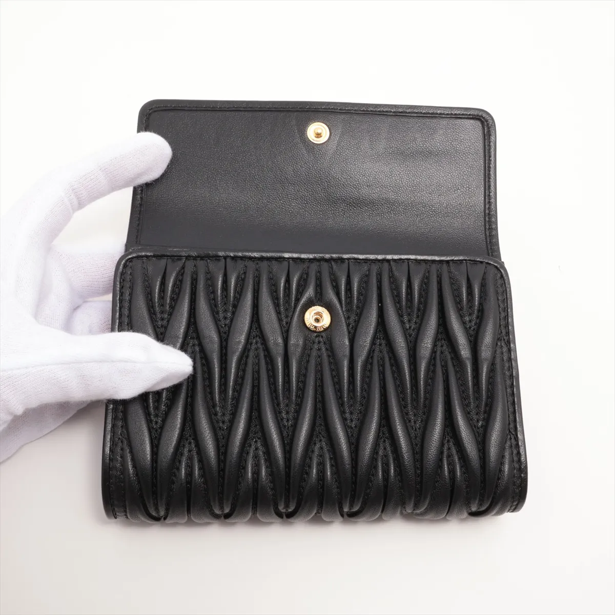 Matelasse 5ML225 Leather Compact Wallet Black — view 3