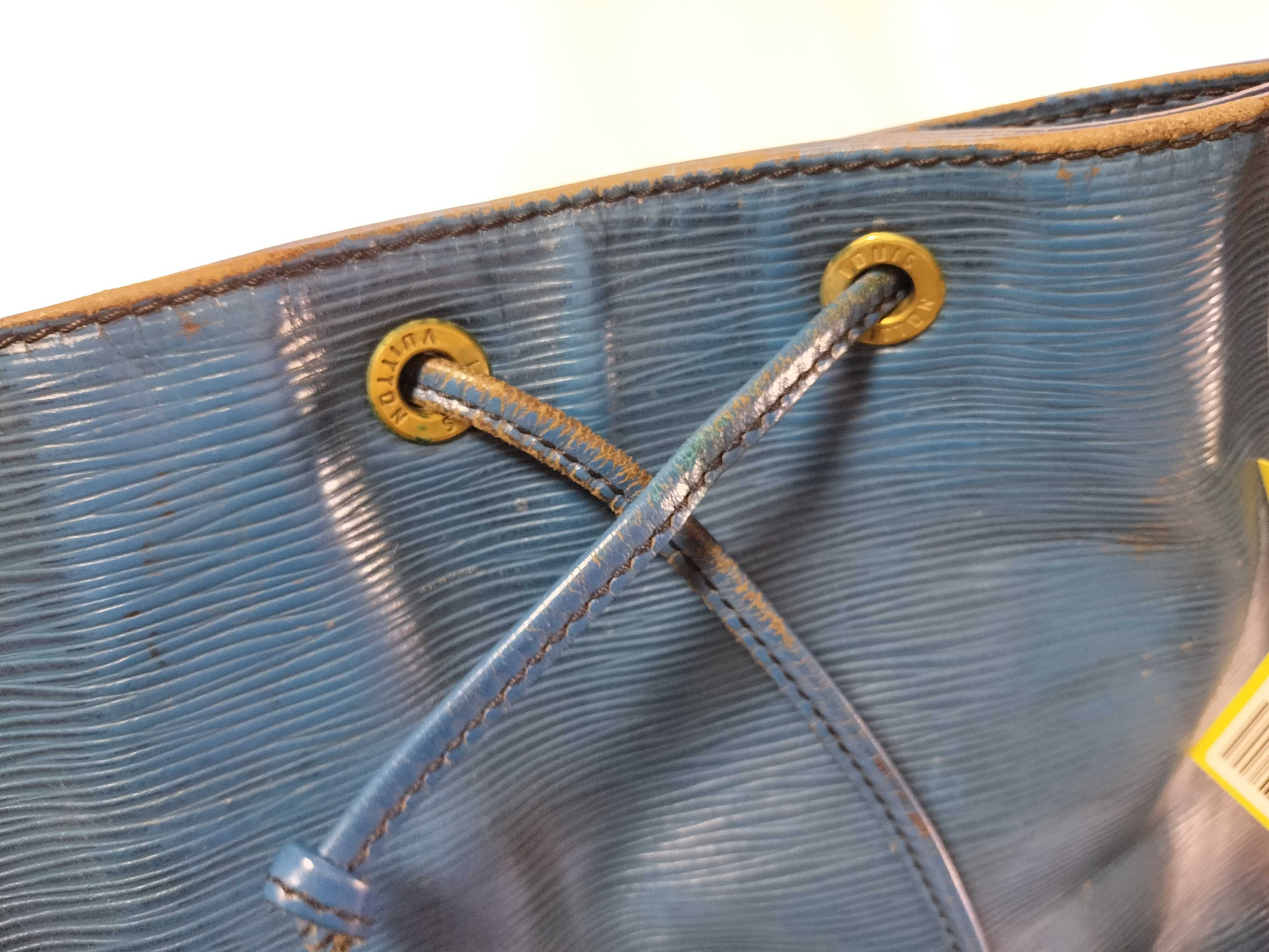 Epi M44005 Noé Blue Shoulder Bag — view 13