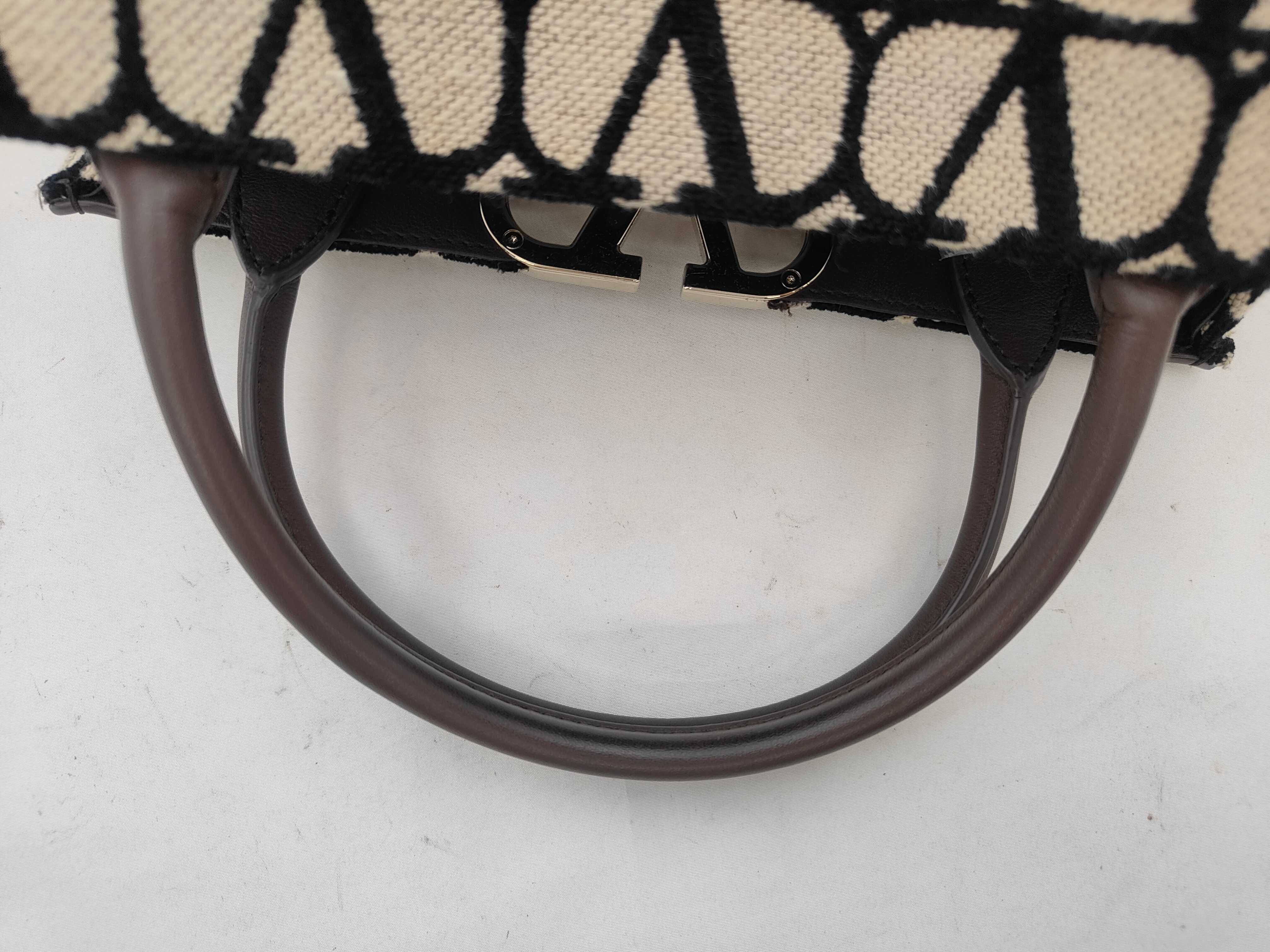 V-logo 2-way brown canvas handbag — view 3