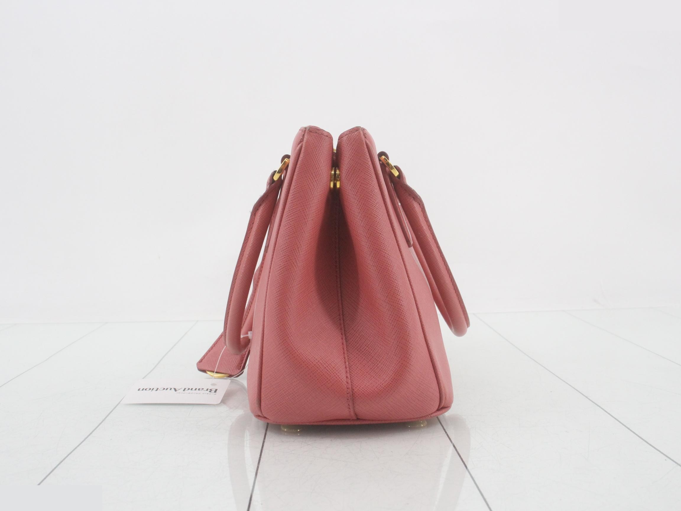 Galleria Triangle Plate Handbag Pink — view 3