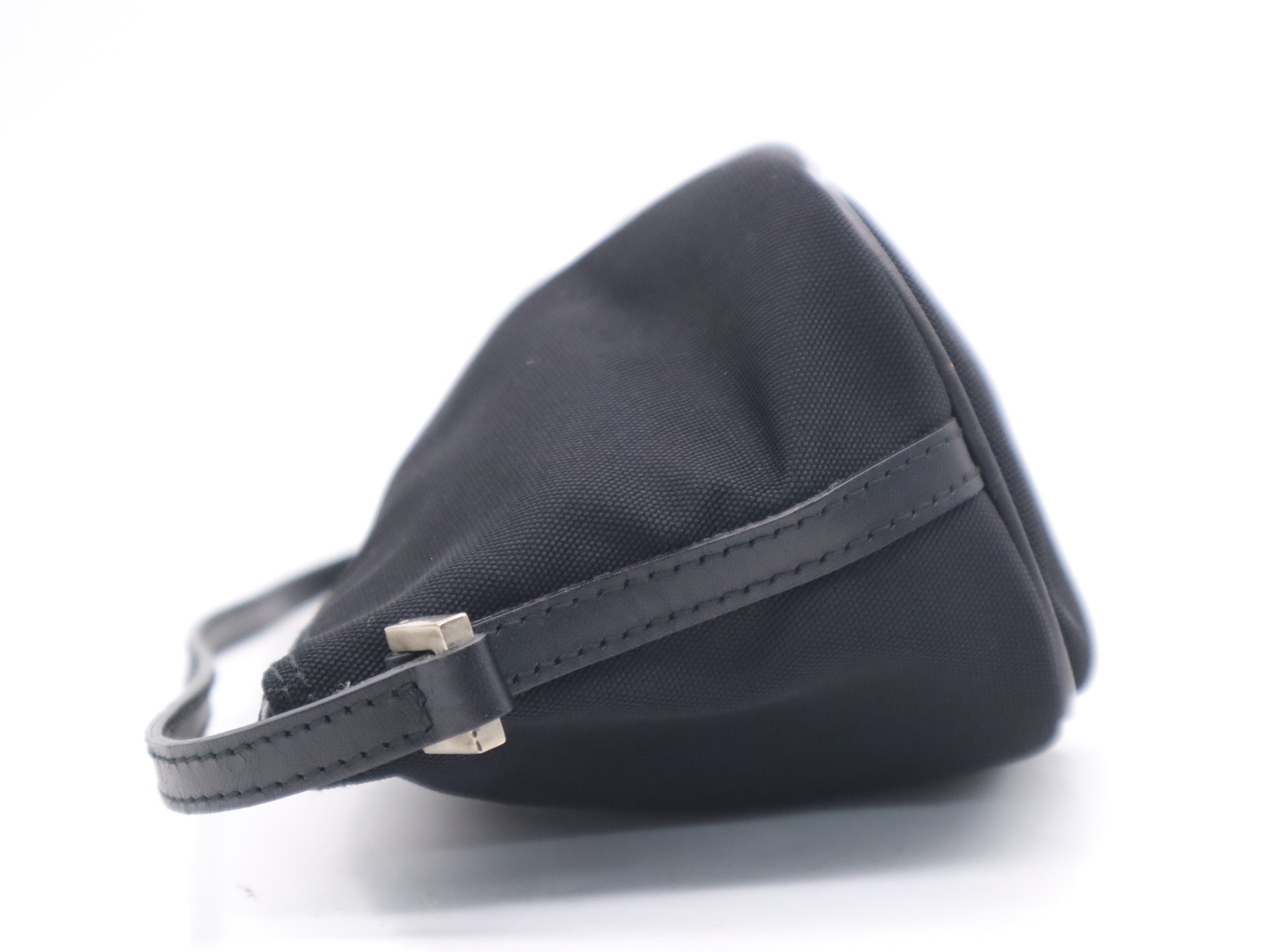 GG Canvas Handbag Accessory Pouch - Black — view 3