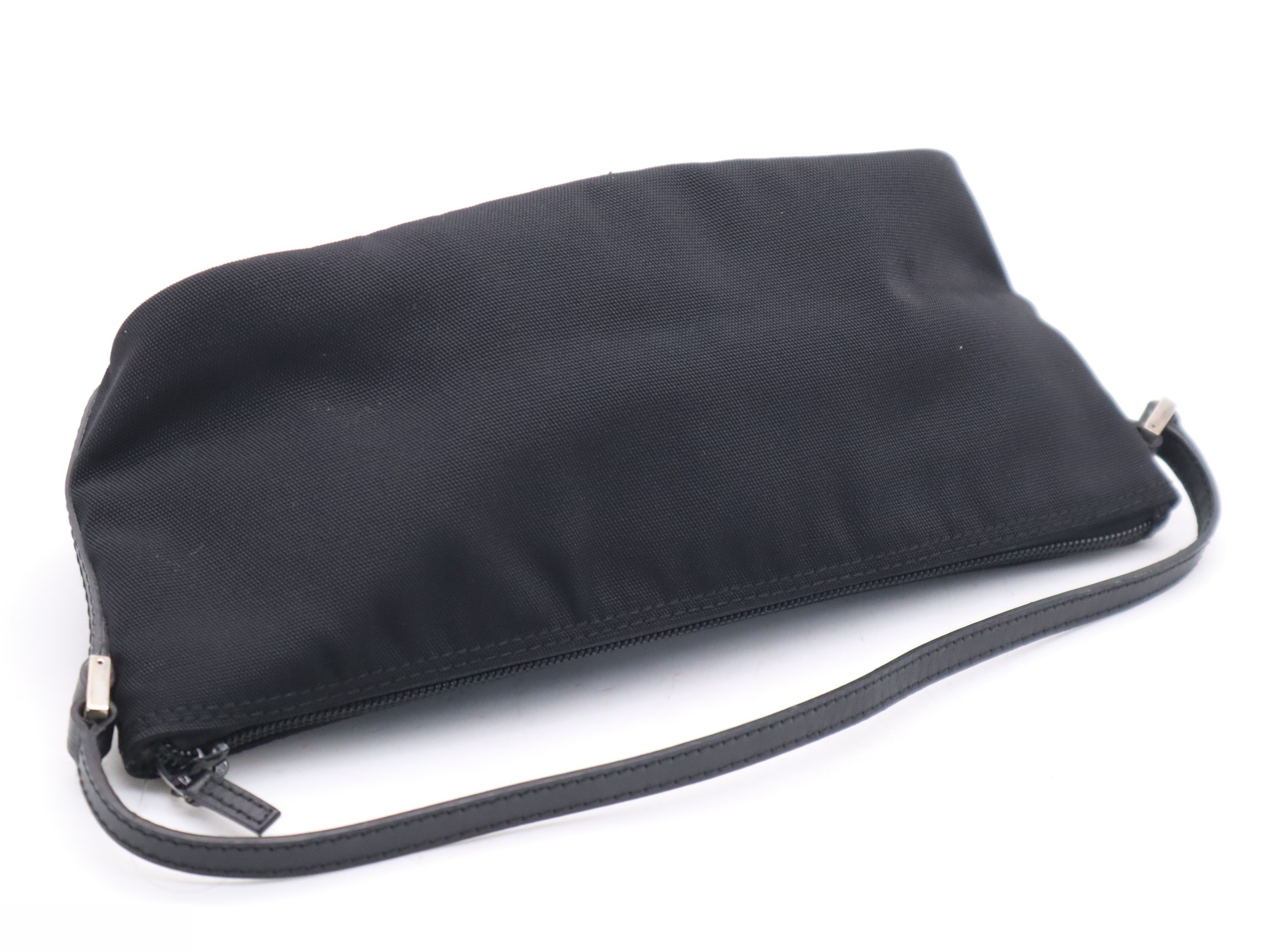 GG Canvas Handbag Accessory Pouch - Black — view 6