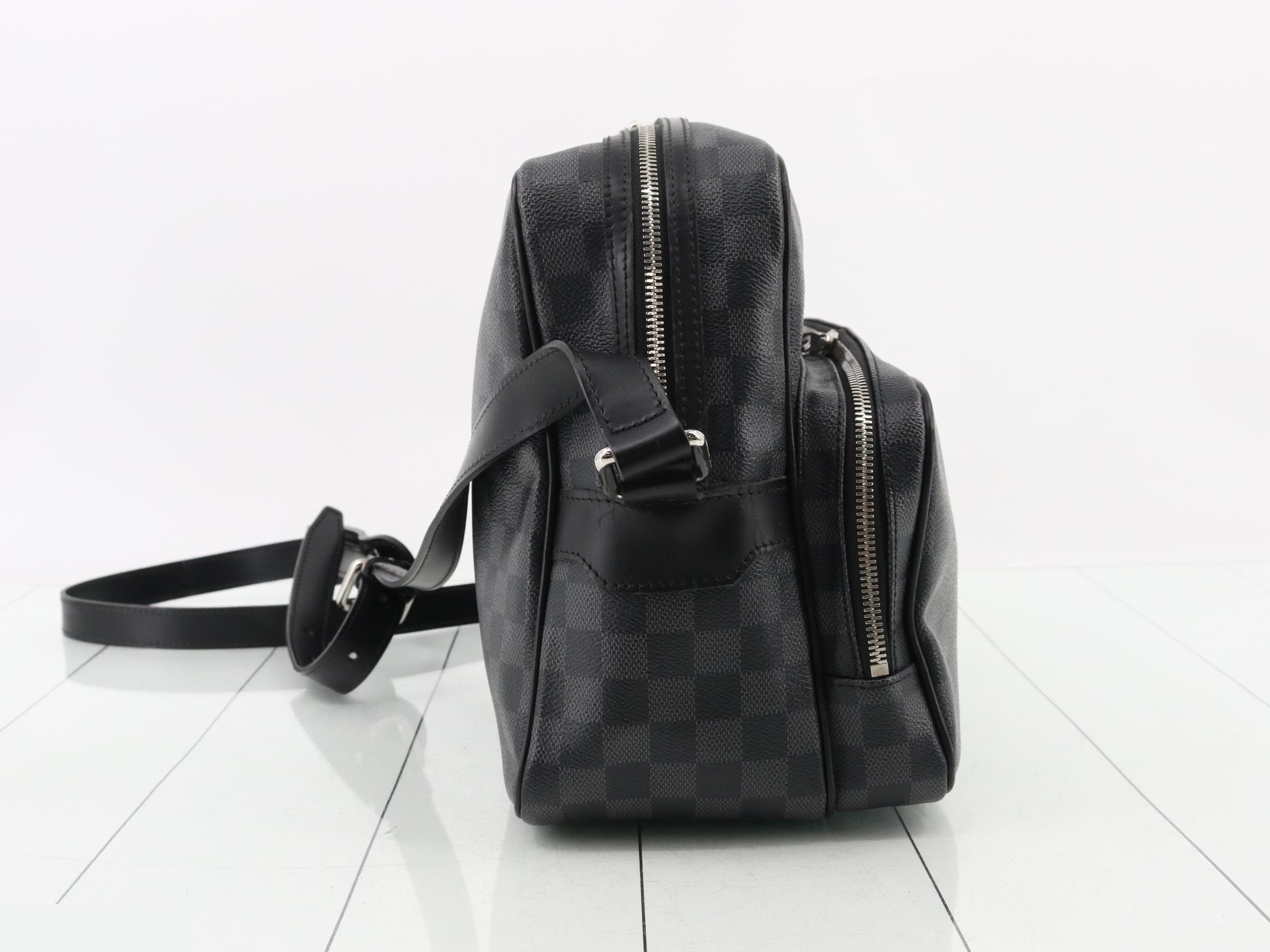 Io Damier Graphite Shoulder Bag — view 4