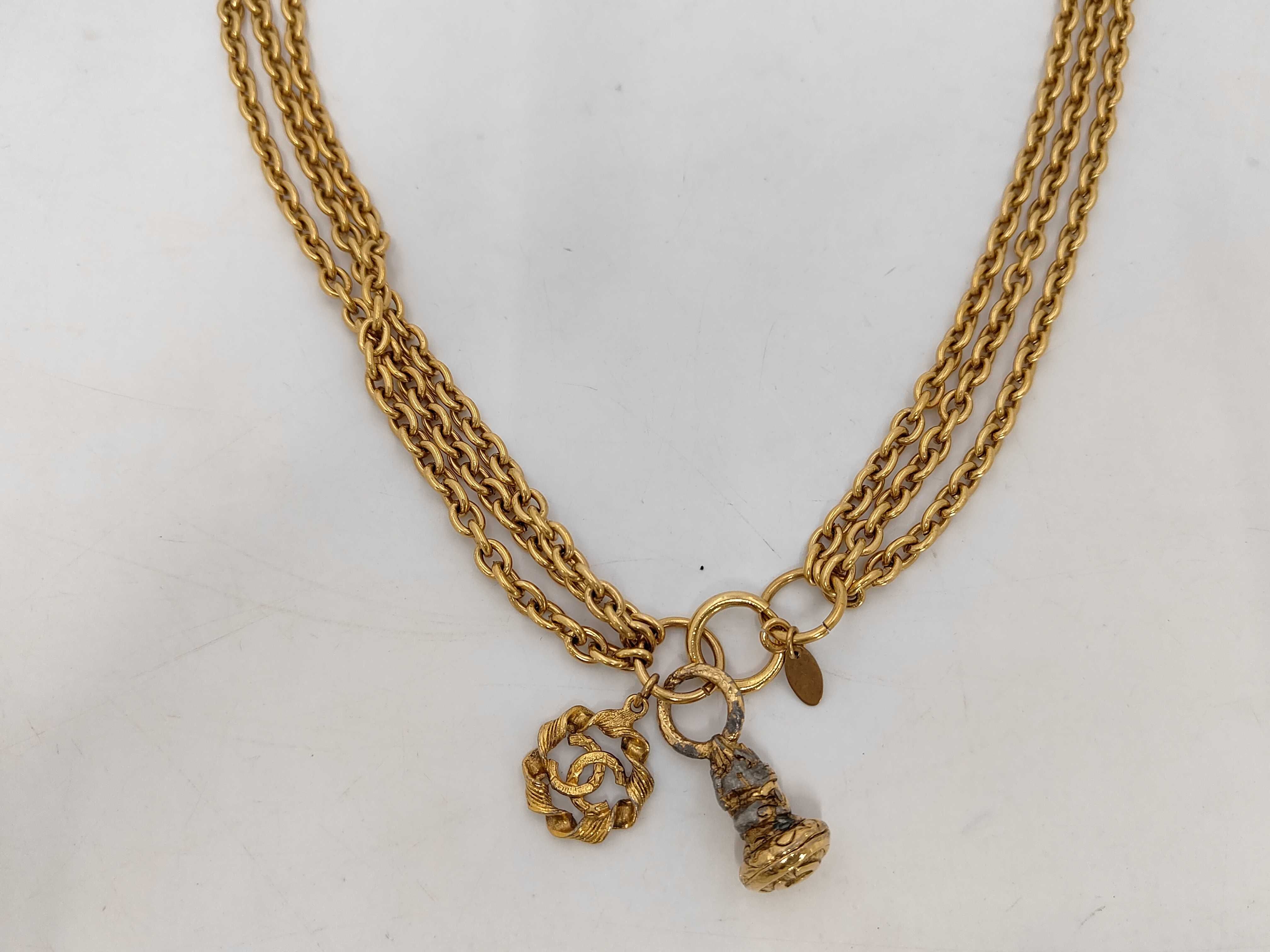necklace — view 2